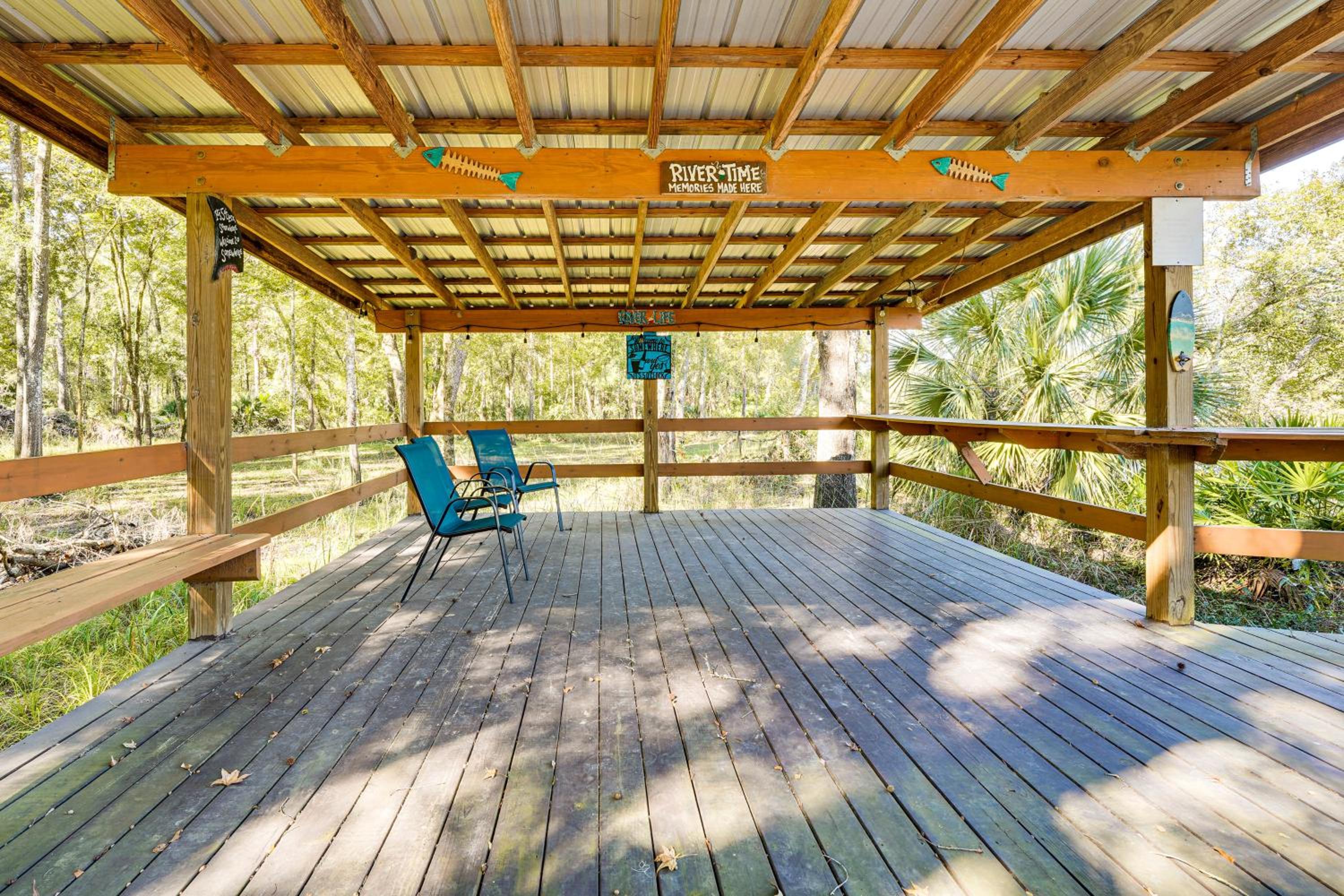Suwannee River Retreat Pet Friendly, Private Dock