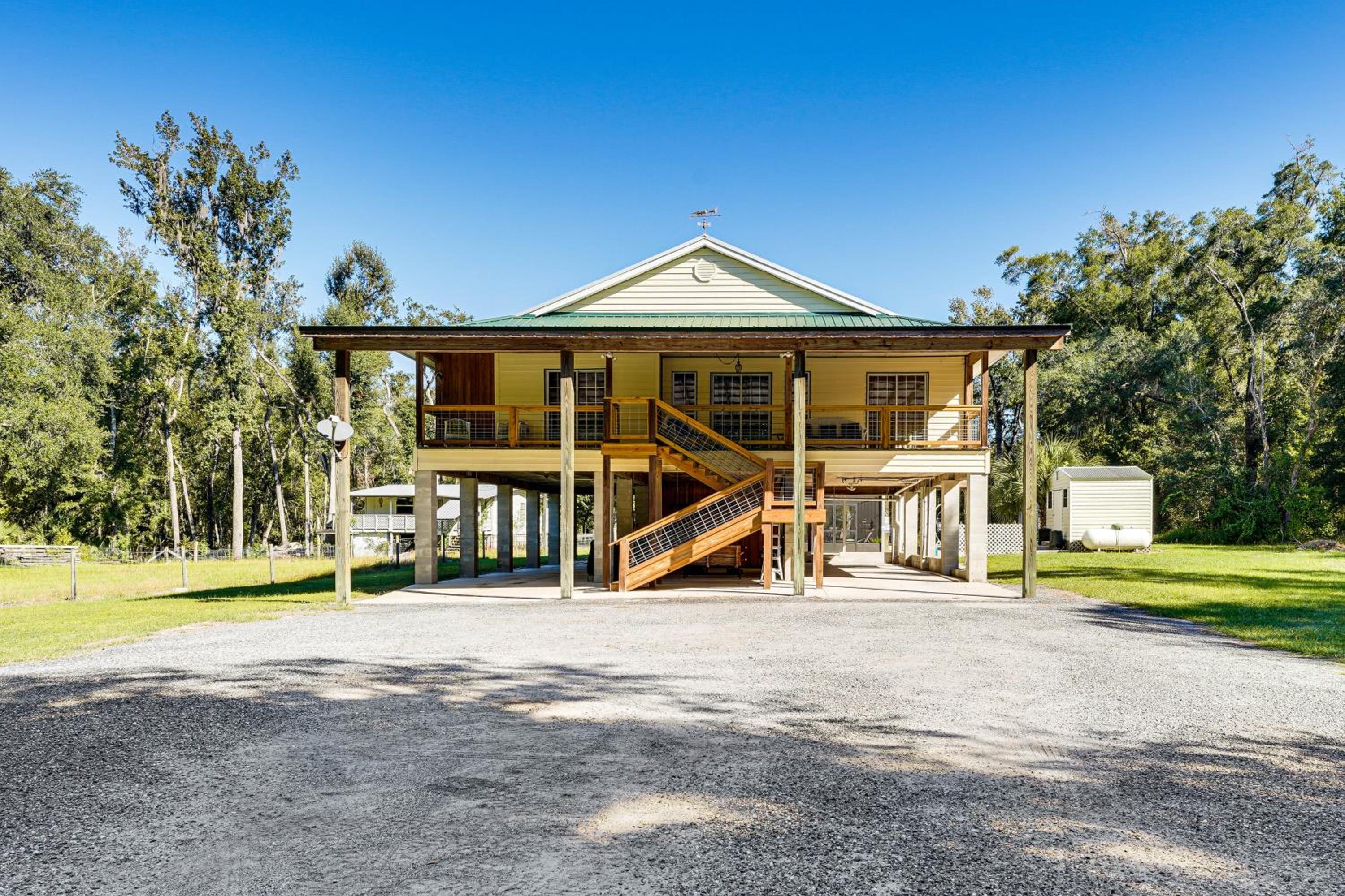 Suwannee River Retreat Pet Friendly, Private Dock