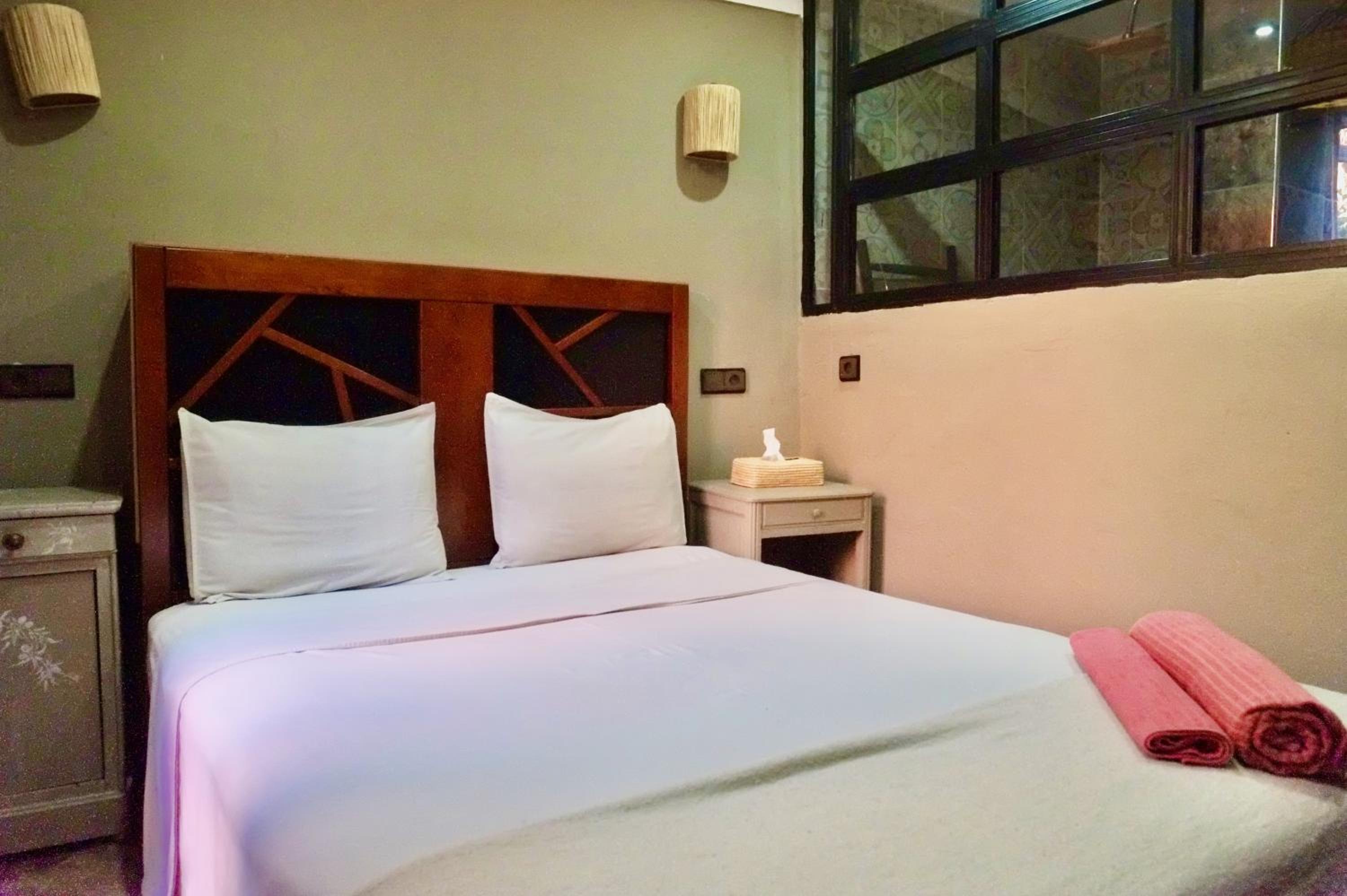 Villa with Private Pool and Garden, Fast Wi-Fi