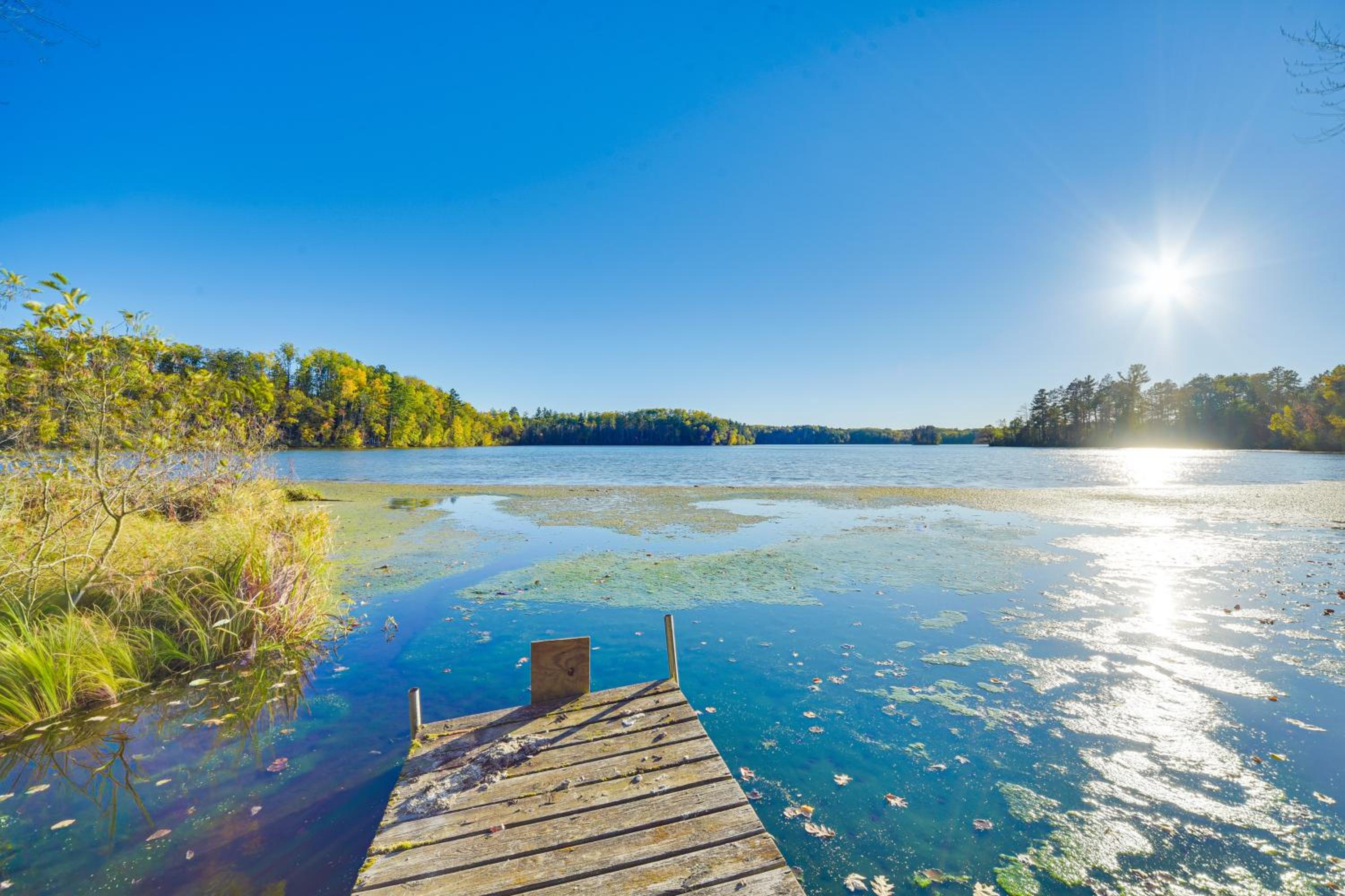 Northwoods Nature Escape! Lakefront Hayward Cabin