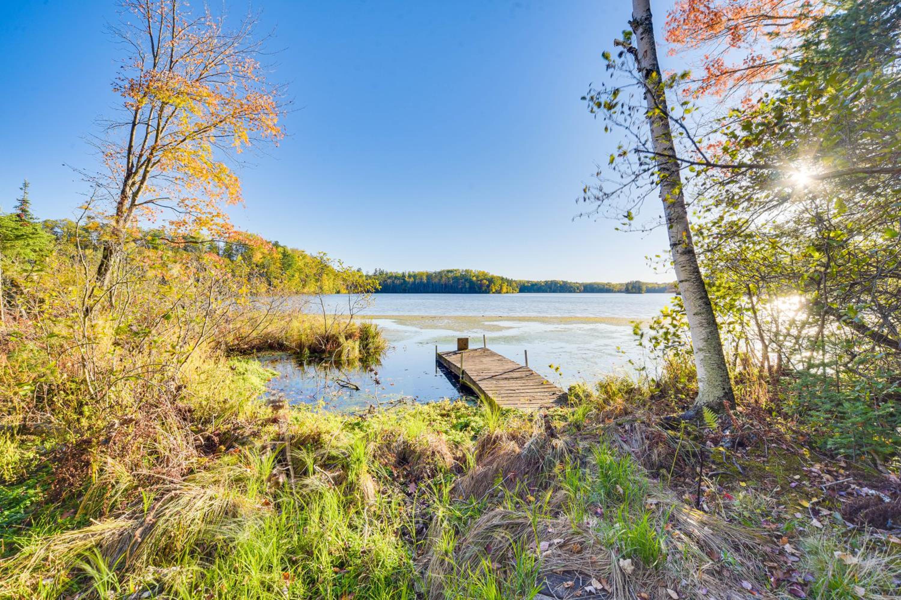 Northwoods Nature Escape! Lakefront Hayward Cabin