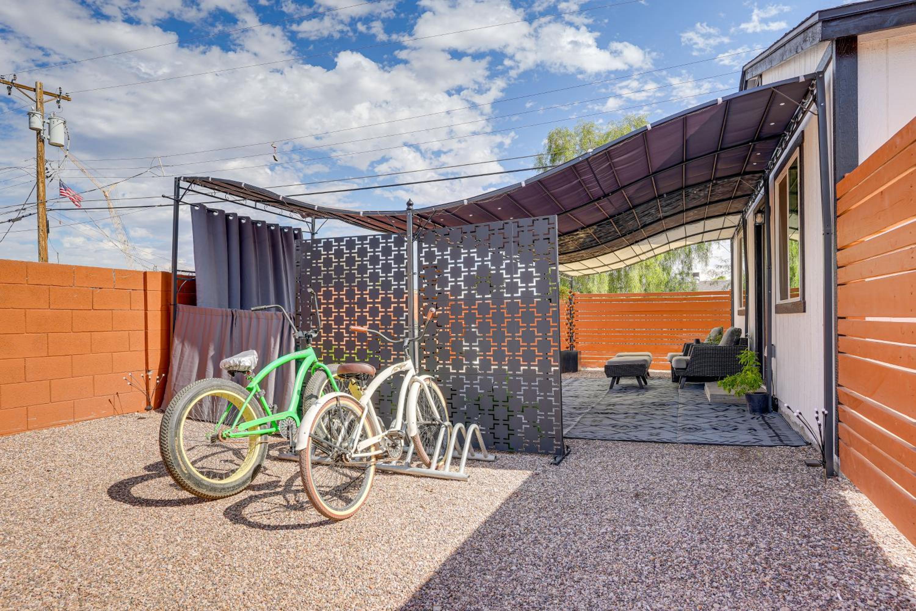 Hike, Golf and Explore Pet-Friendly Phoenix Casita!