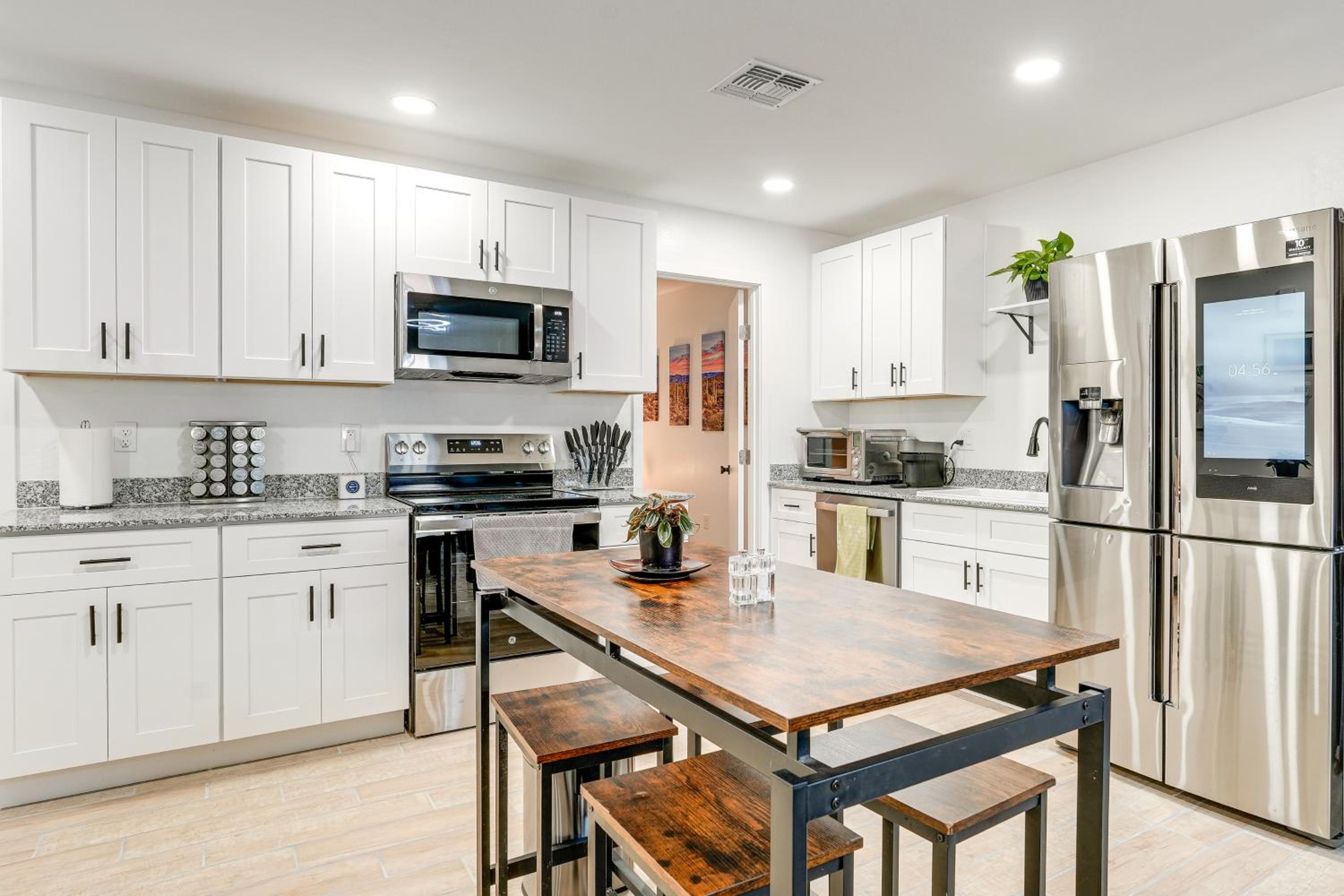 Hike, Golf and Explore Pet-Friendly Phoenix Casita!