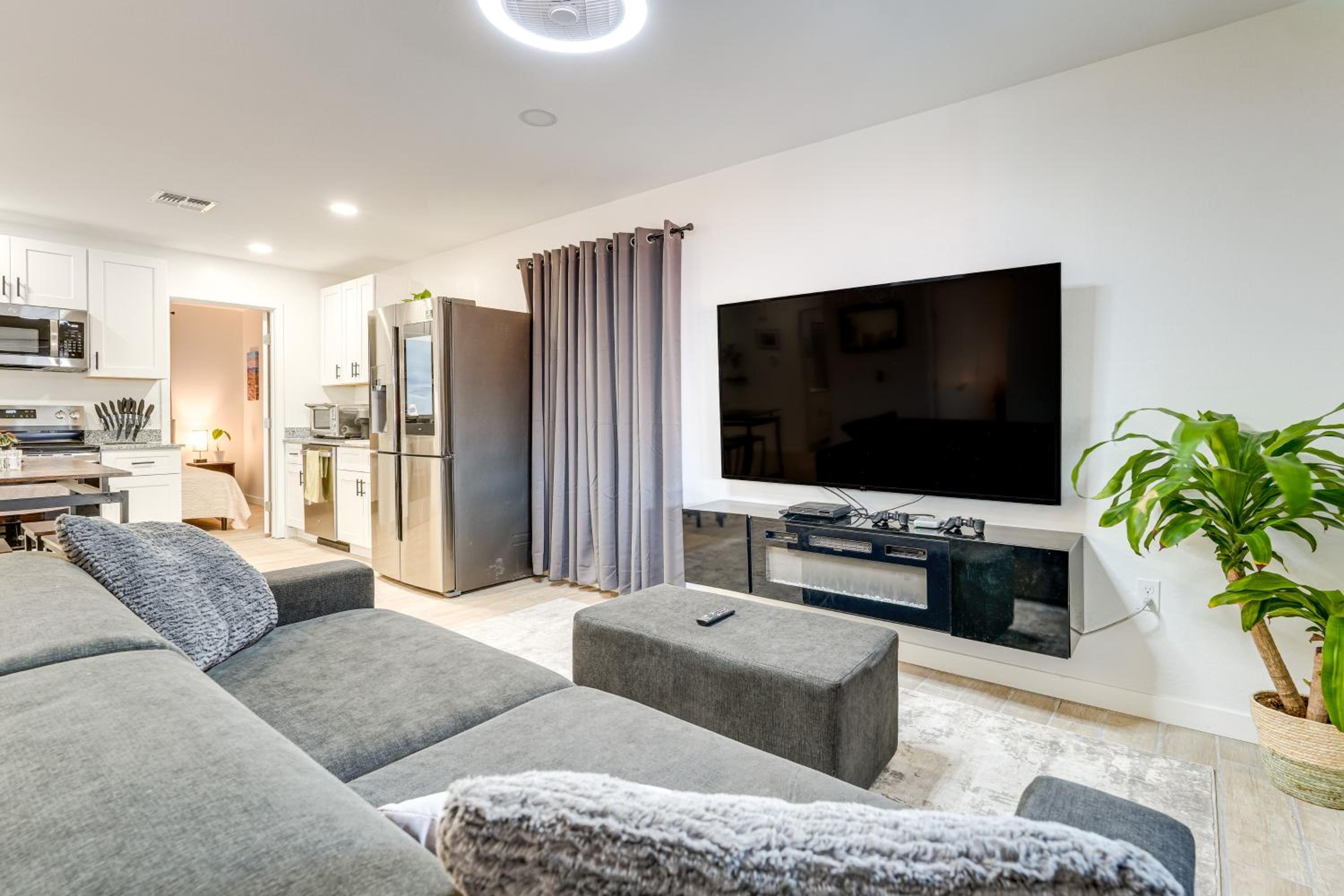 Hike, Golf and Explore Pet-Friendly Phoenix Casita!