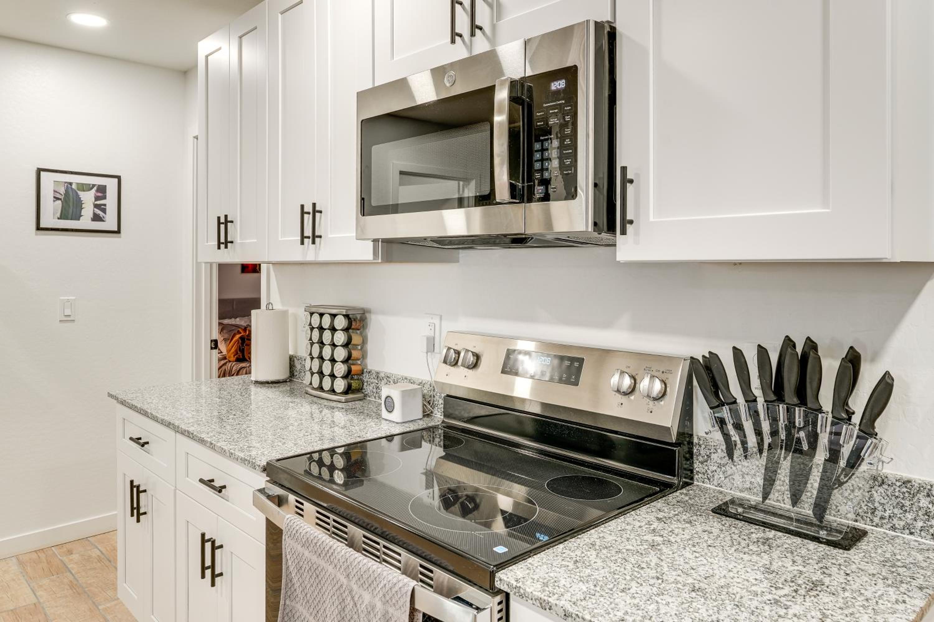 Hike, Golf and Explore Pet-Friendly Phoenix Casita!