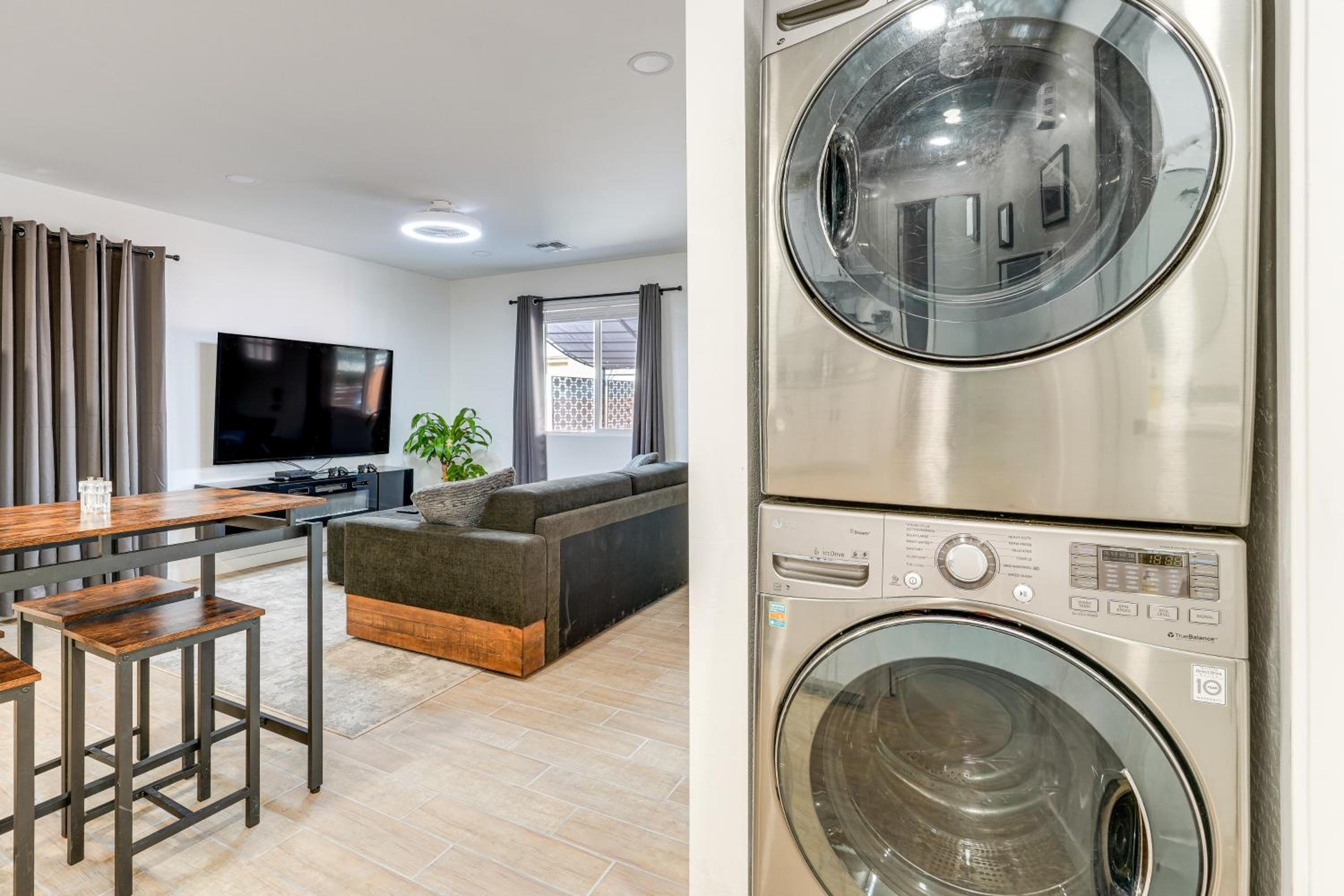 Hike, Golf and Explore Pet-Friendly Phoenix Casita!