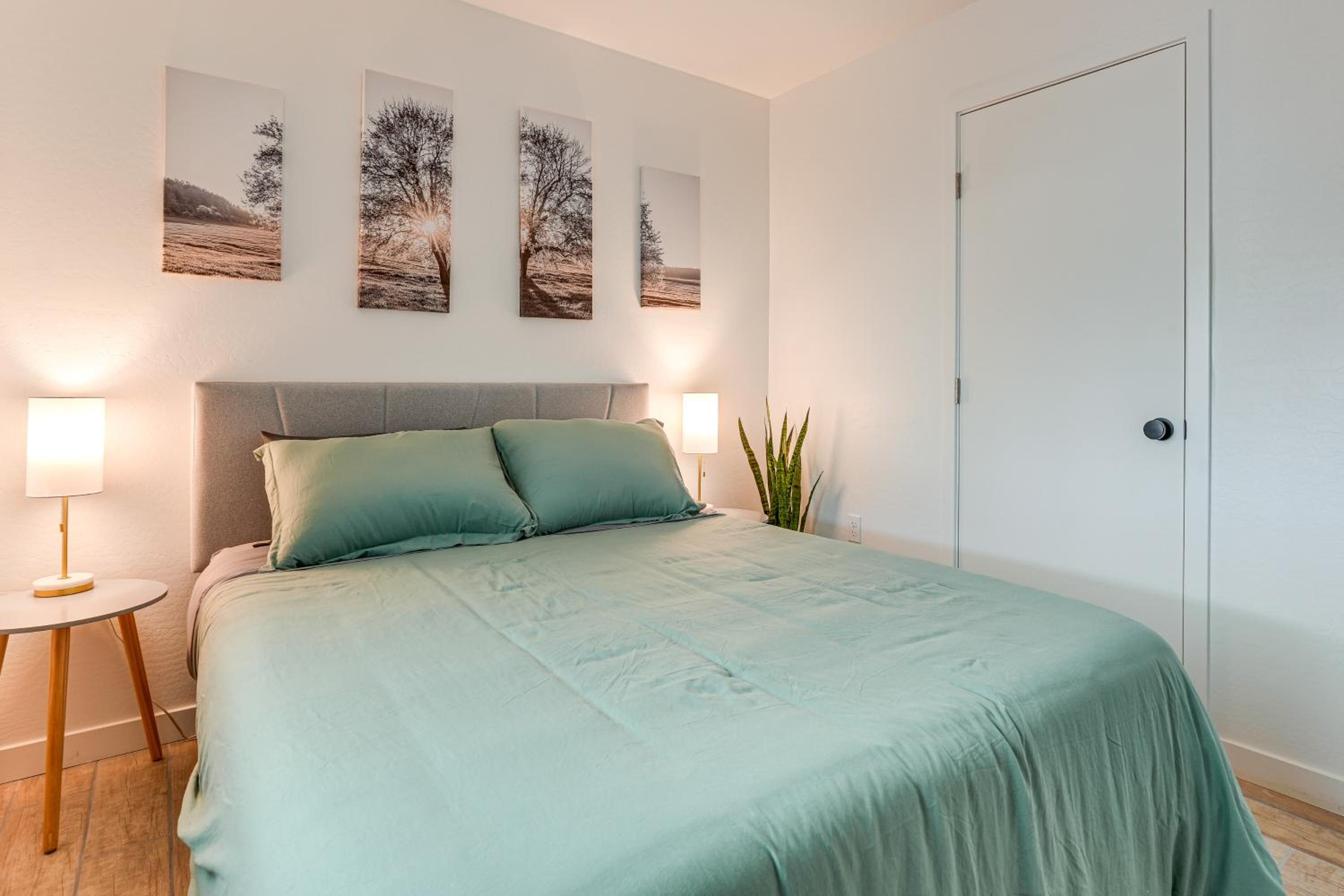 Hike, Golf and Explore Pet-Friendly Phoenix Casita!