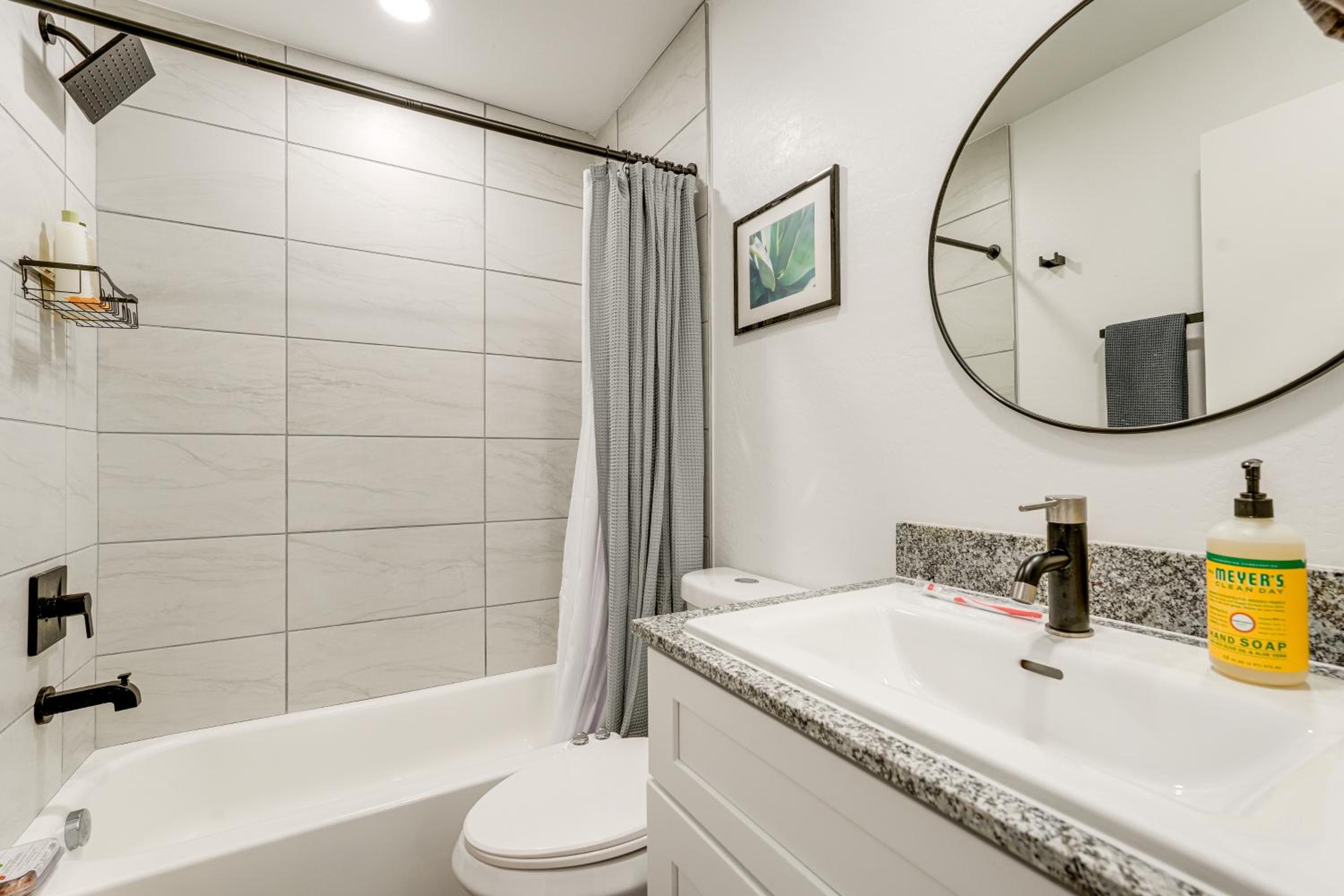 Hike, Golf and Explore Pet-Friendly Phoenix Casita!