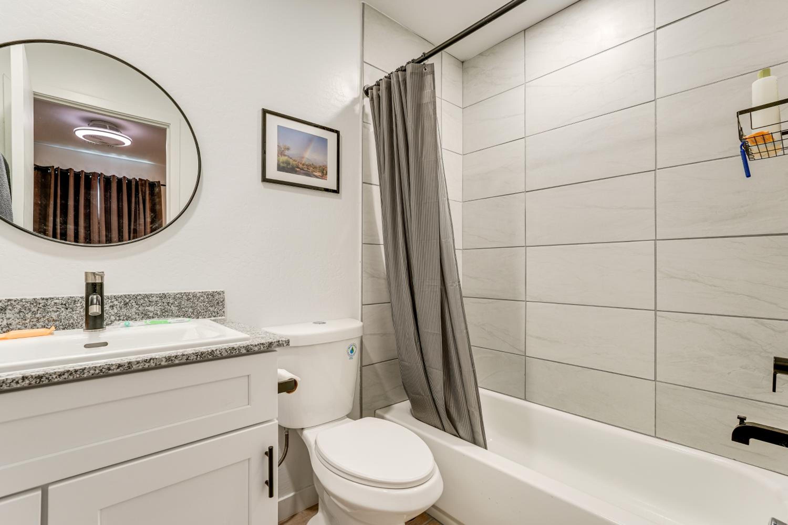 Hike, Golf and Explore Pet-Friendly Phoenix Casita!