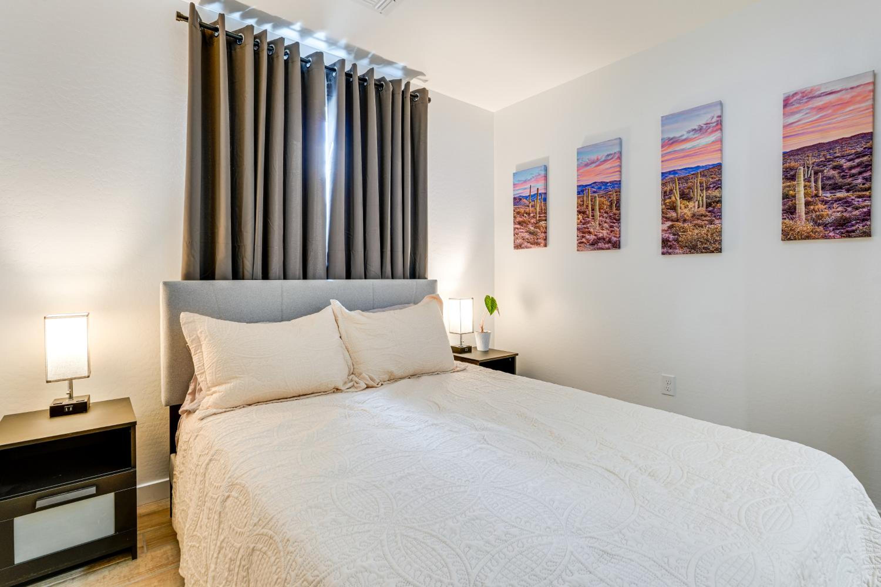 Hike, Golf and Explore Pet-Friendly Phoenix Casita!