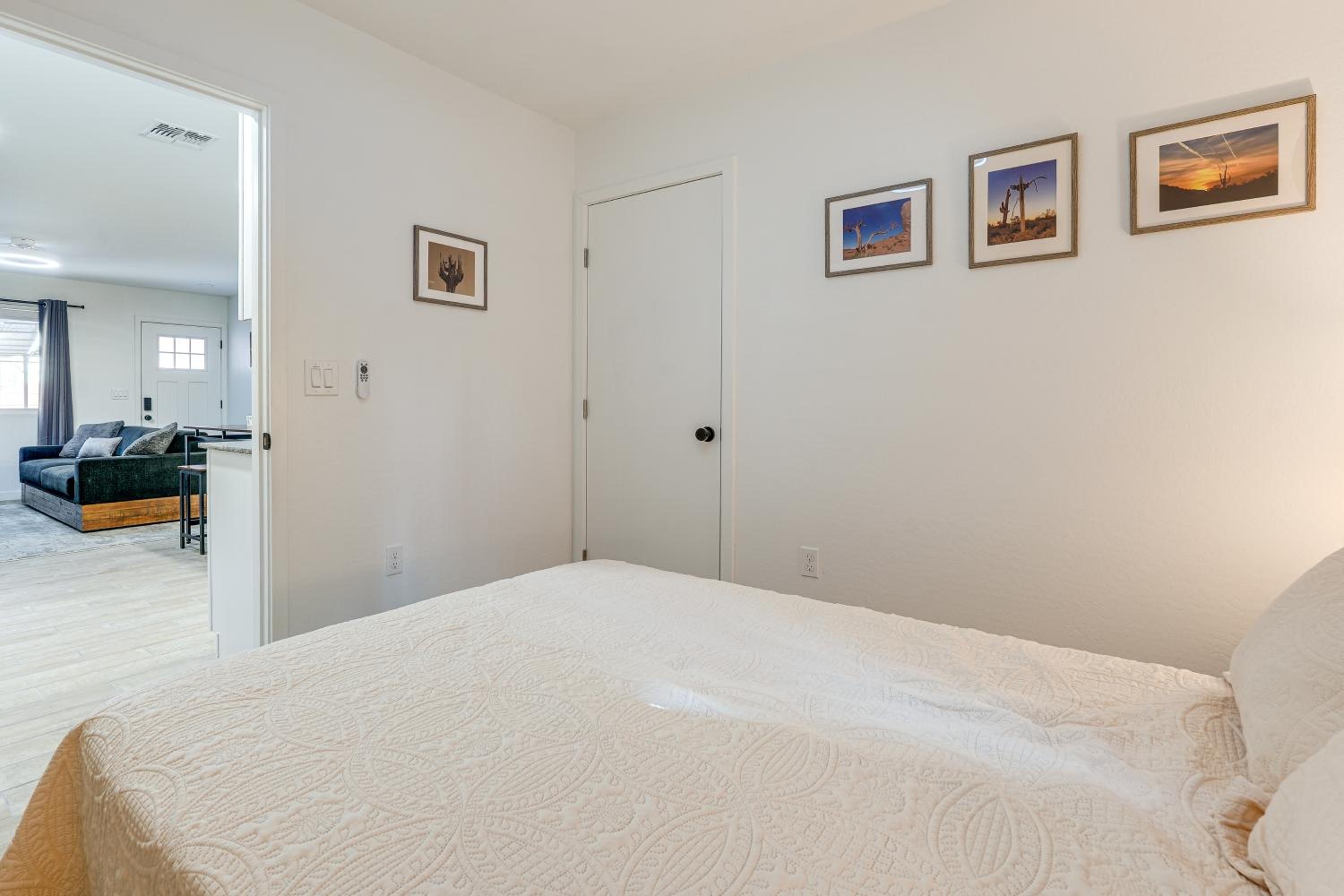 Hike, Golf and Explore Pet-Friendly Phoenix Casita!