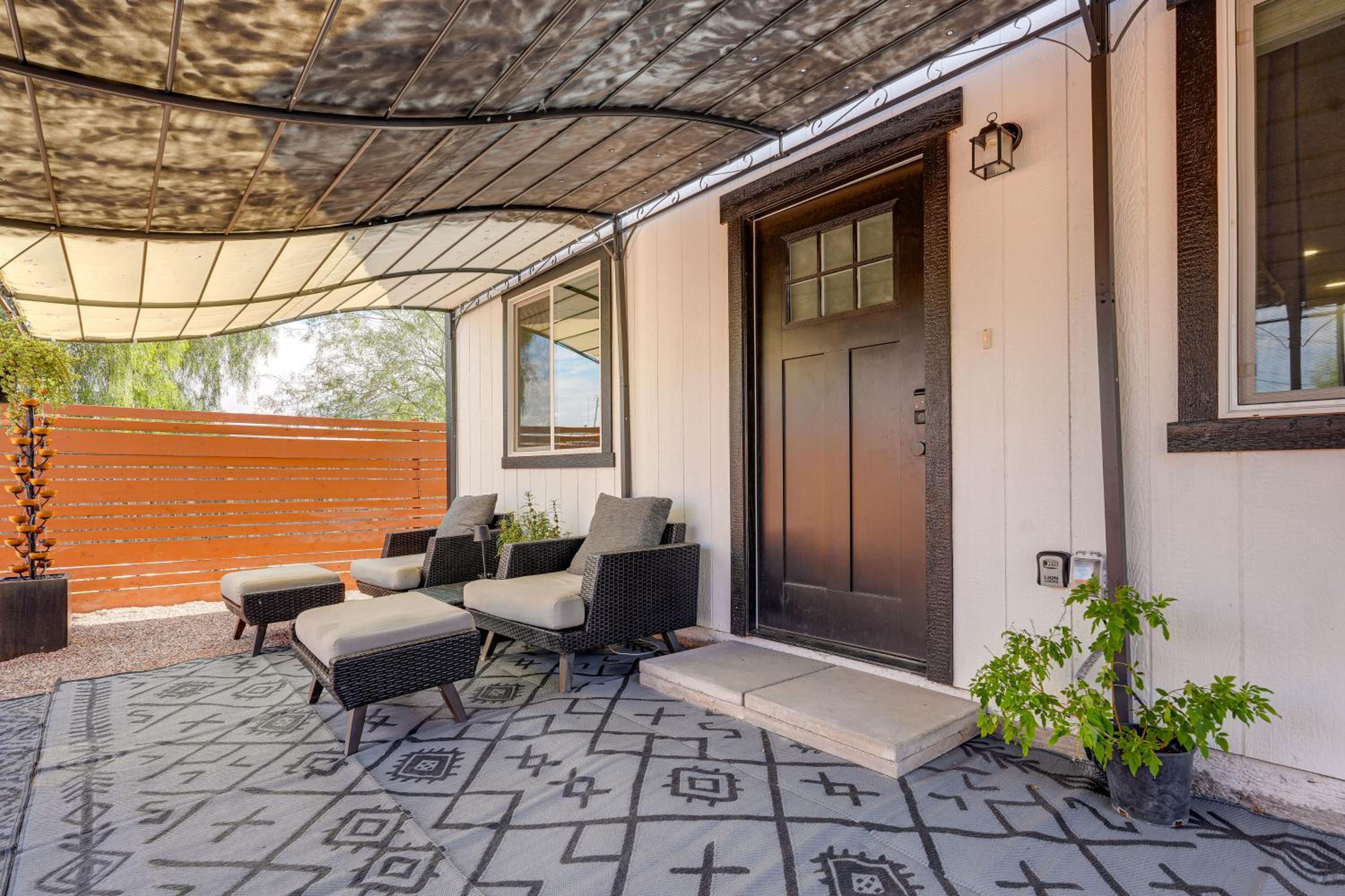 Hike, Golf and Explore Pet-Friendly Phoenix Casita!