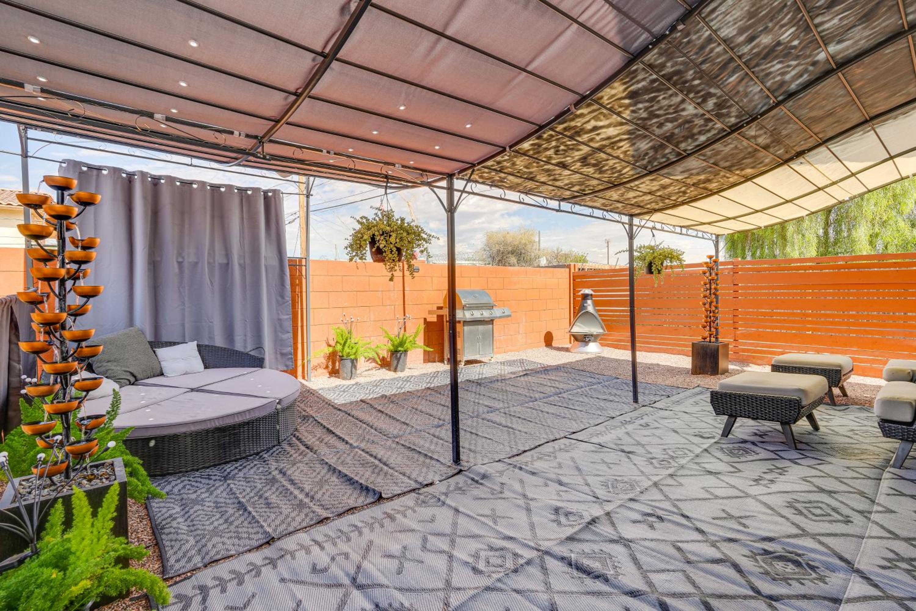 Hike, Golf and Explore Pet-Friendly Phoenix Casita!