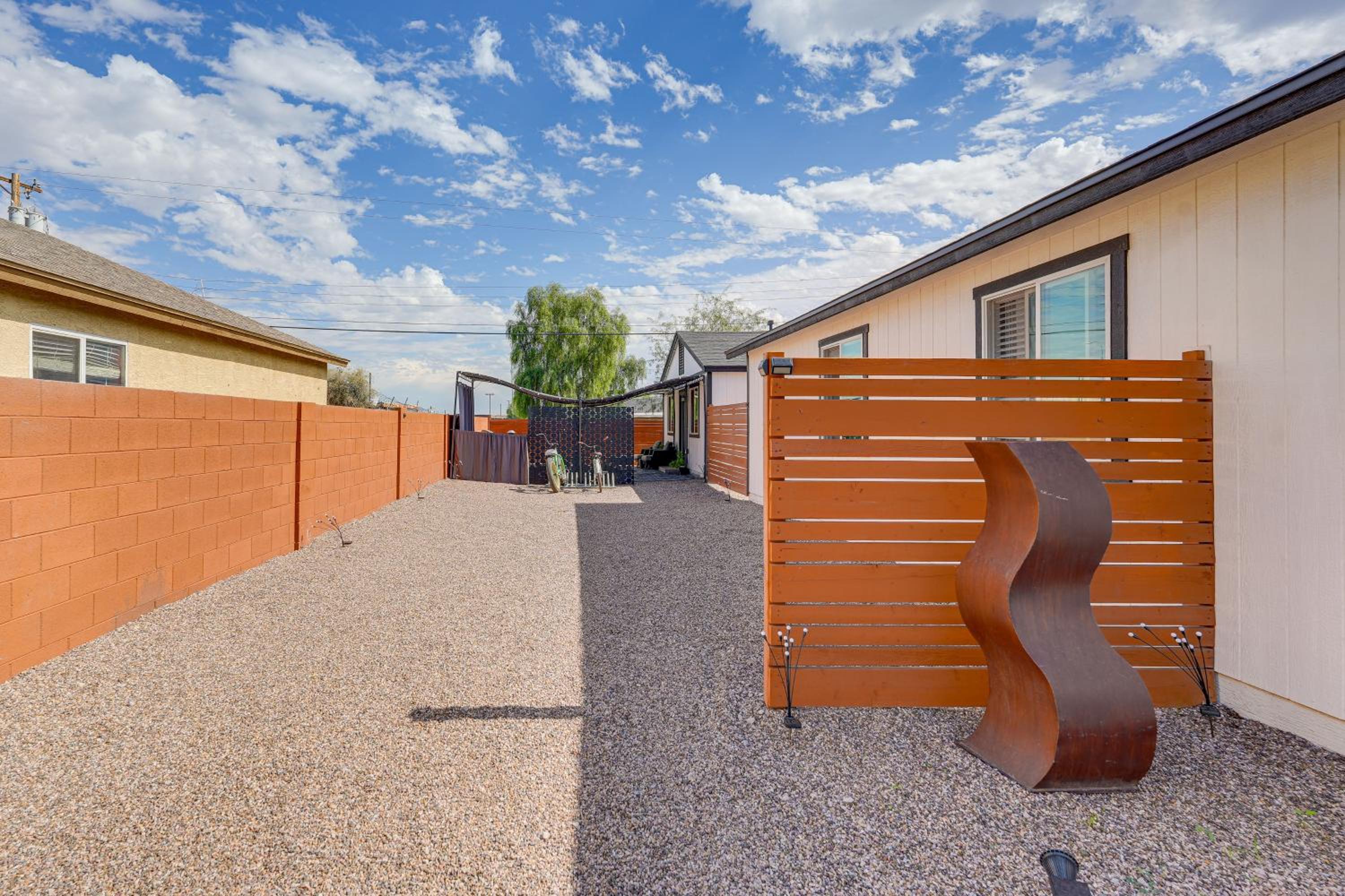 Hike, Golf and Explore Pet-Friendly Phoenix Casita!