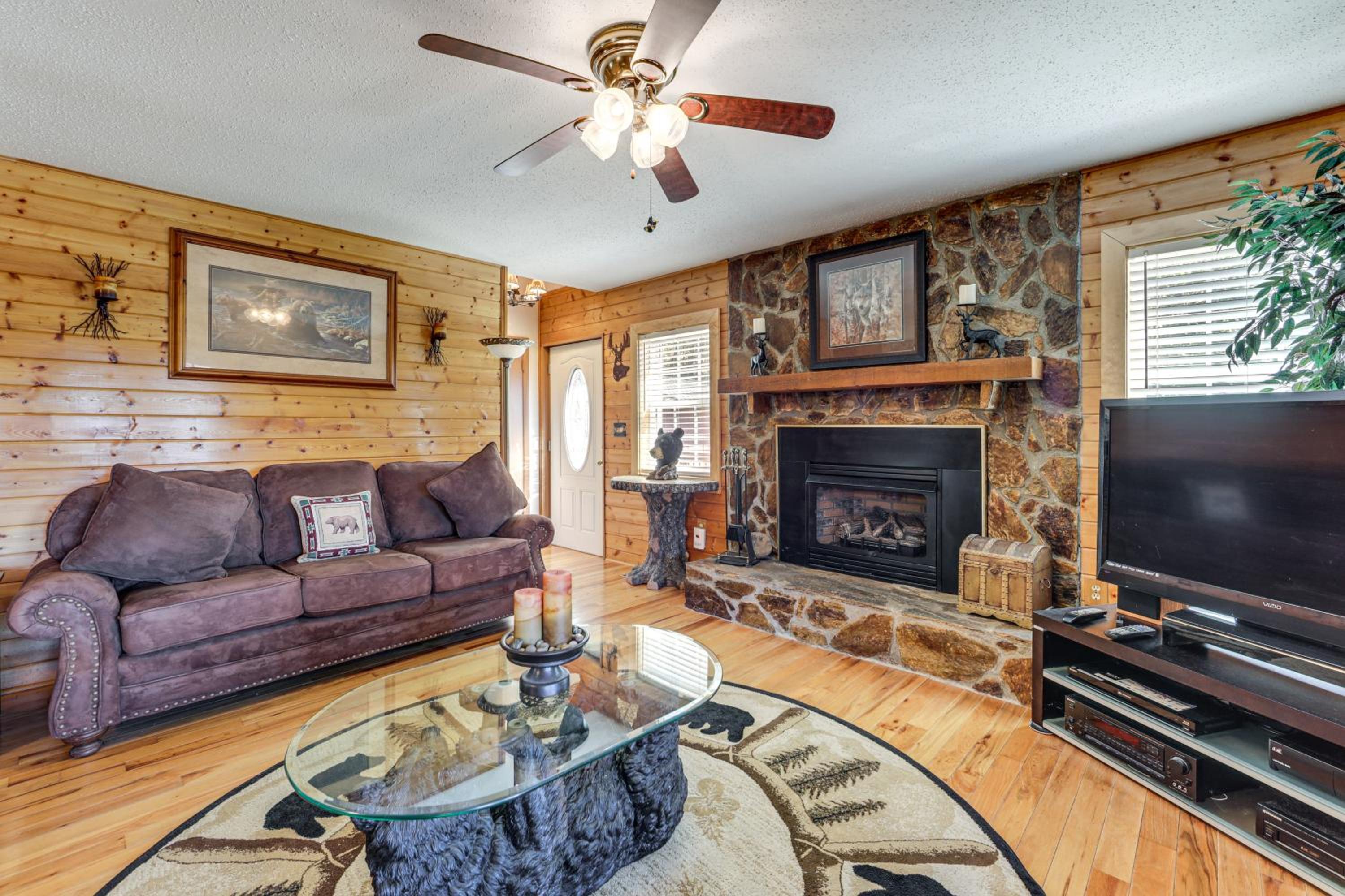 Million-Dollar Mtn Views Cozy Home in Franklin!