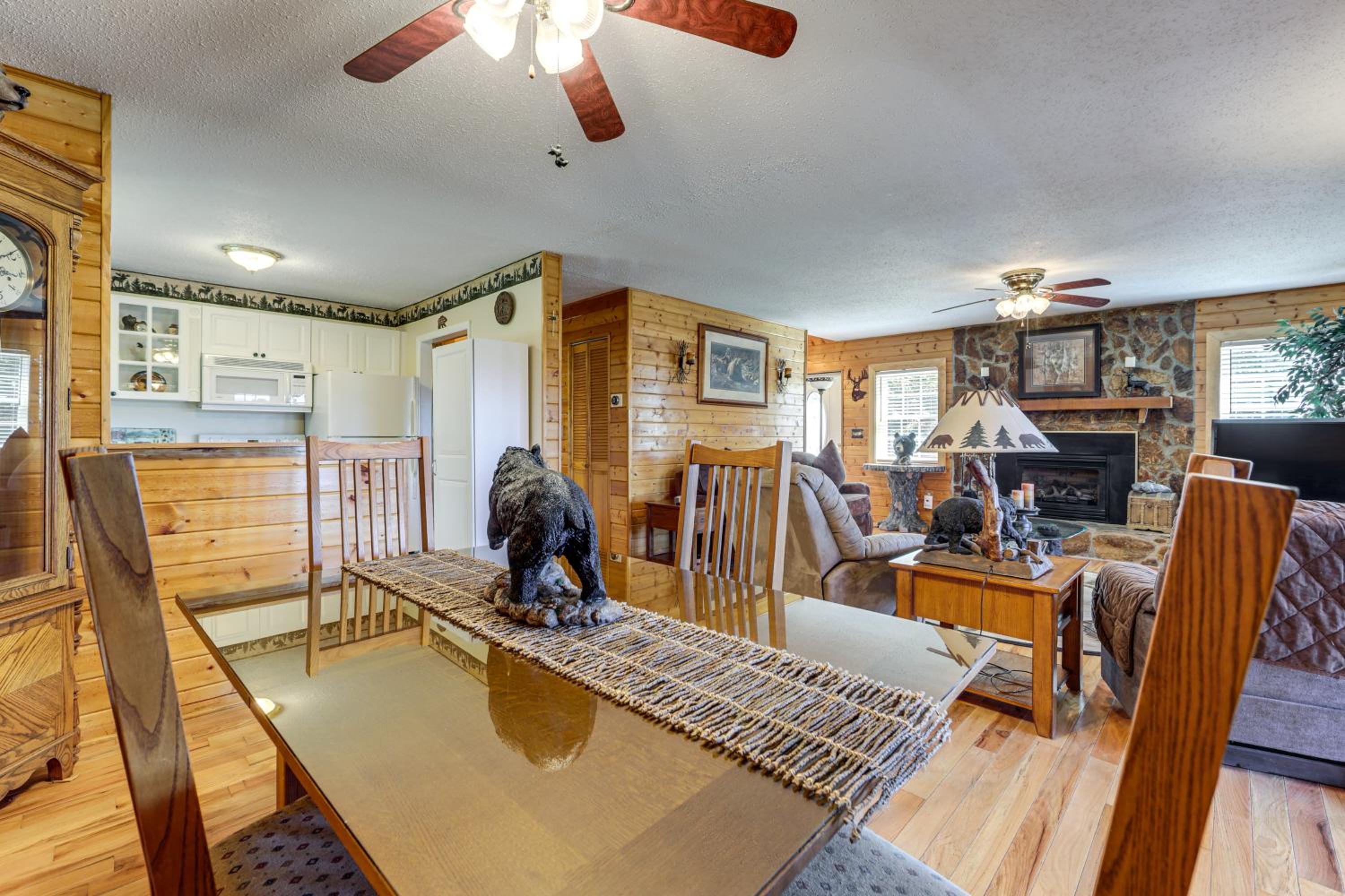 Million-Dollar Mtn Views Cozy Home in Franklin!