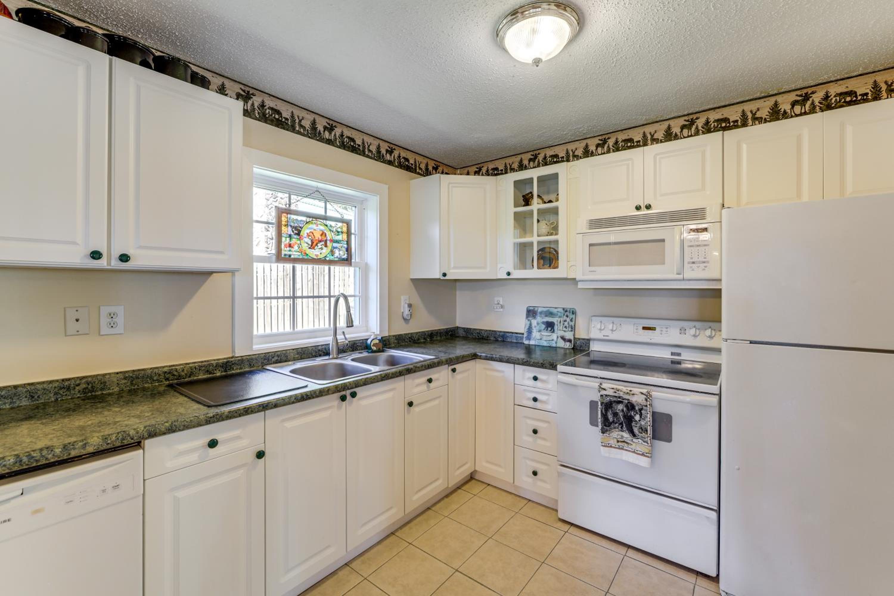 Million-Dollar Mtn Views Cozy Home in Franklin!