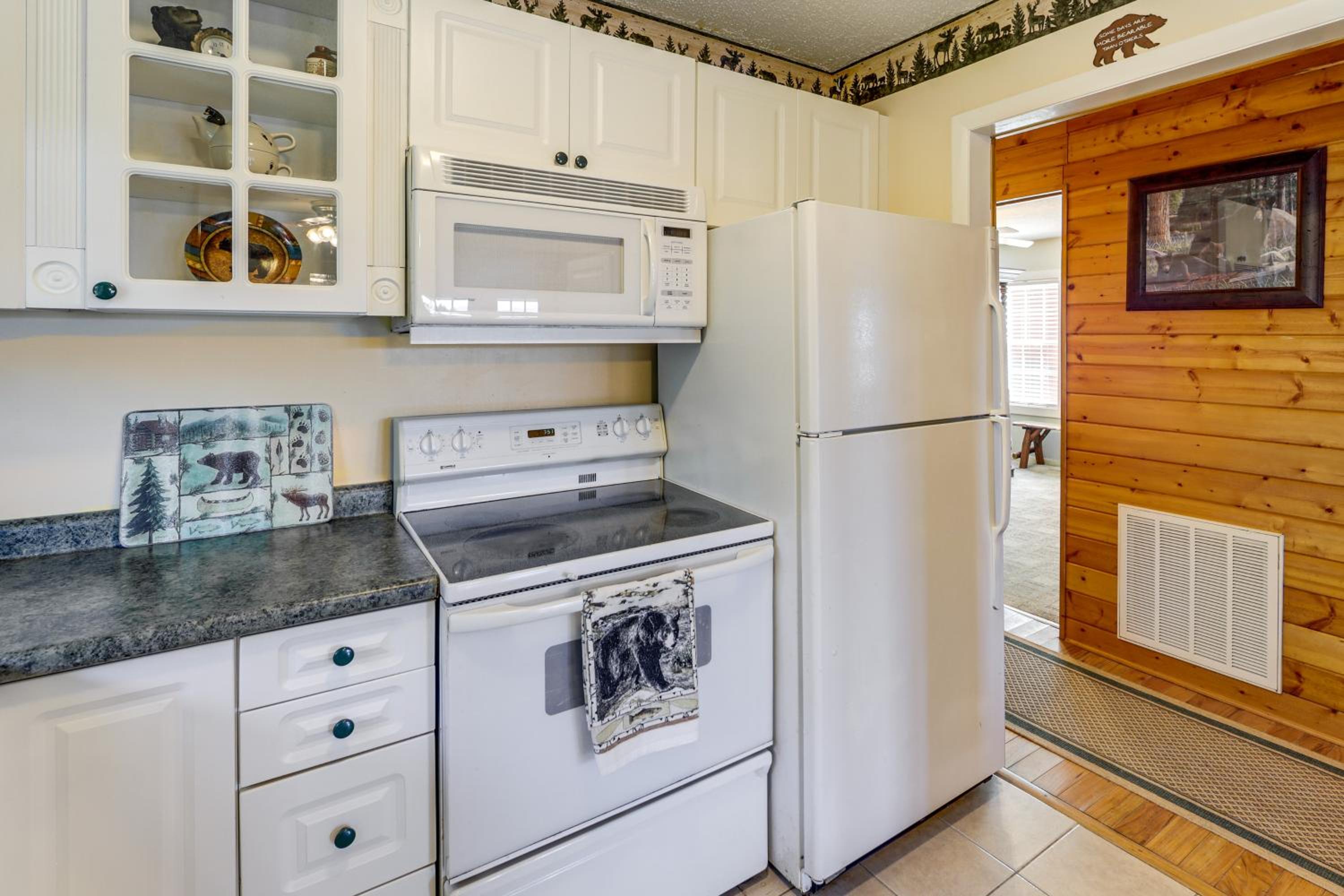 Million-Dollar Mtn Views Cozy Home in Franklin!