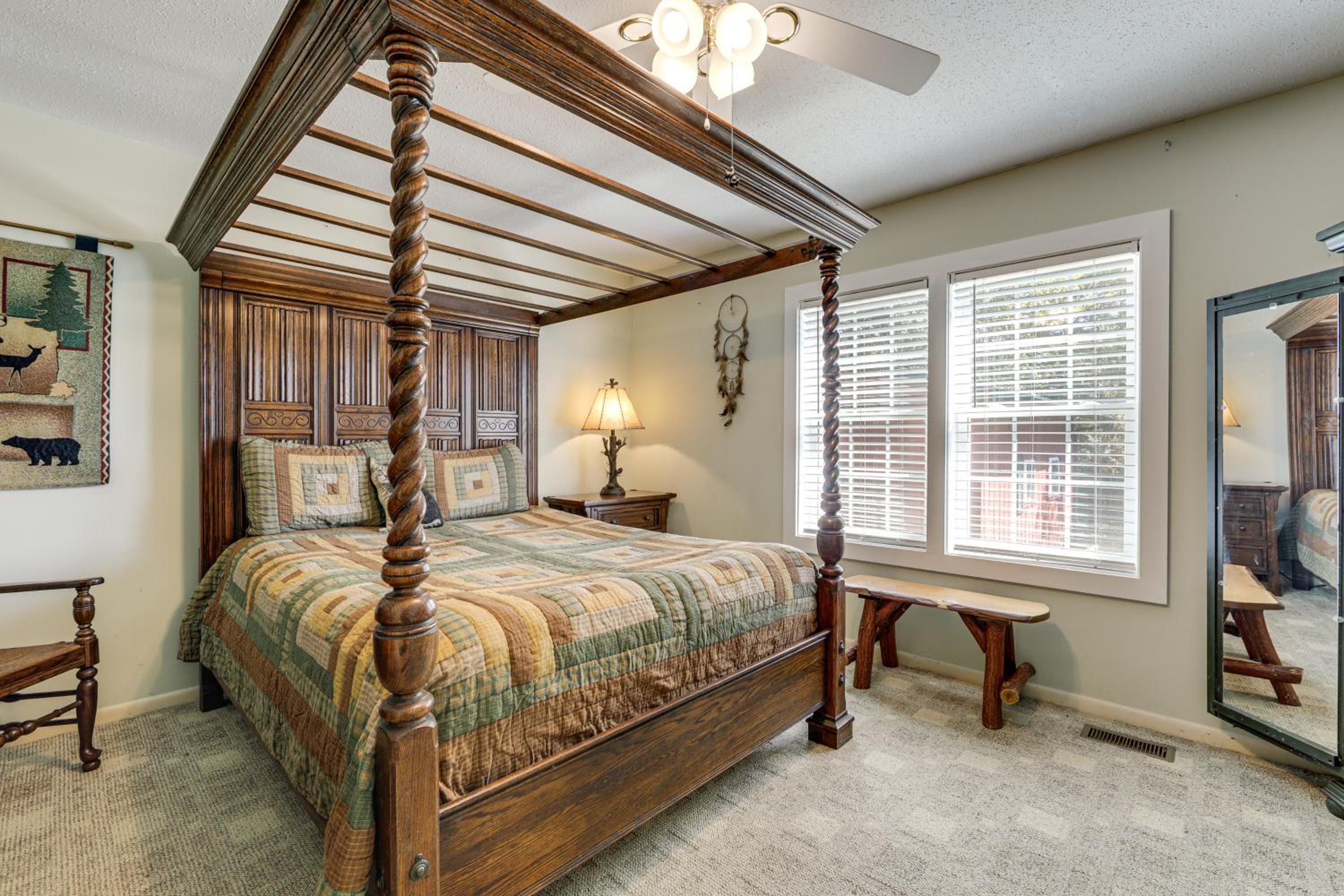 Million-Dollar Mtn Views Cozy Home in Franklin!