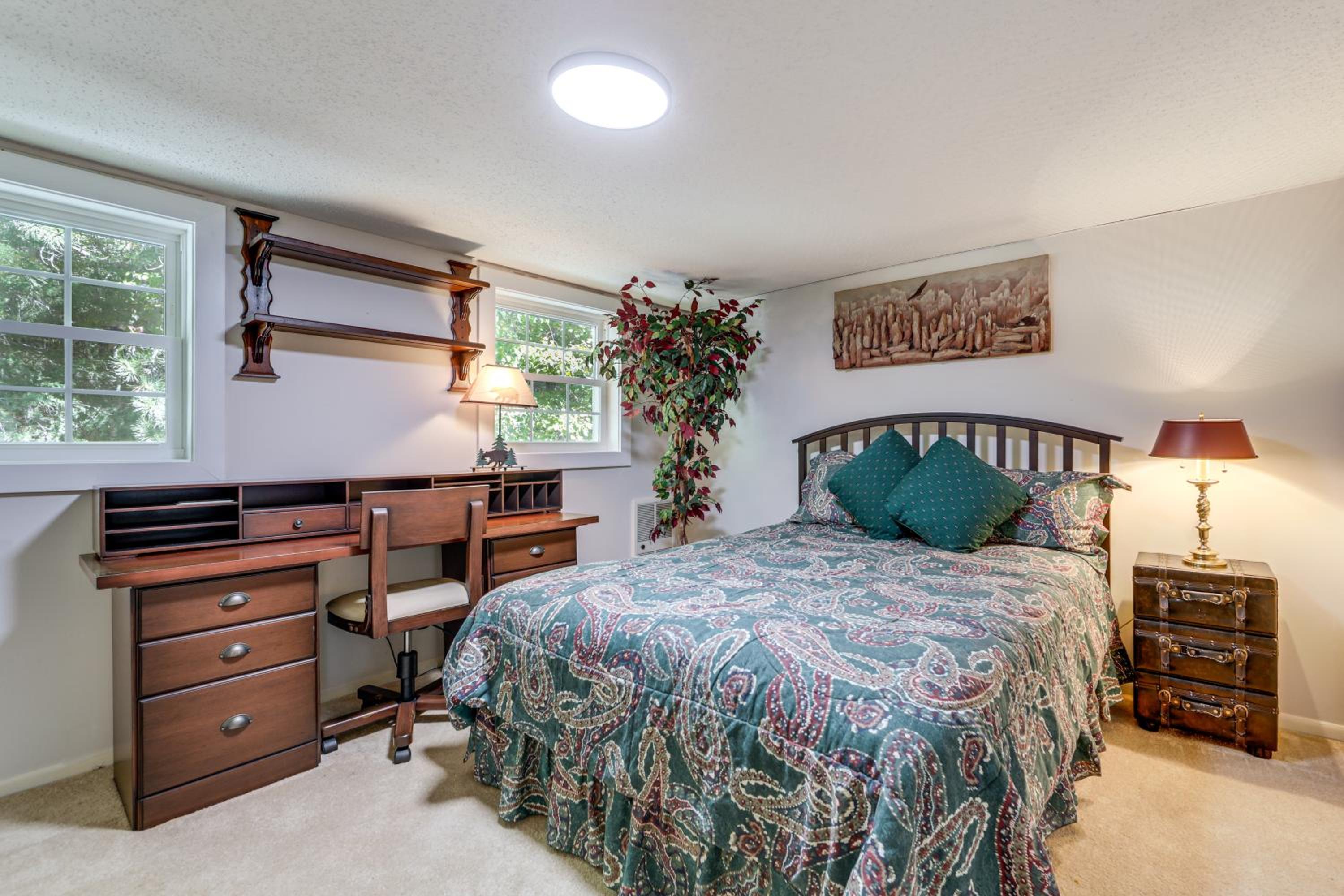 Million-Dollar Mtn Views Cozy Home in Franklin!