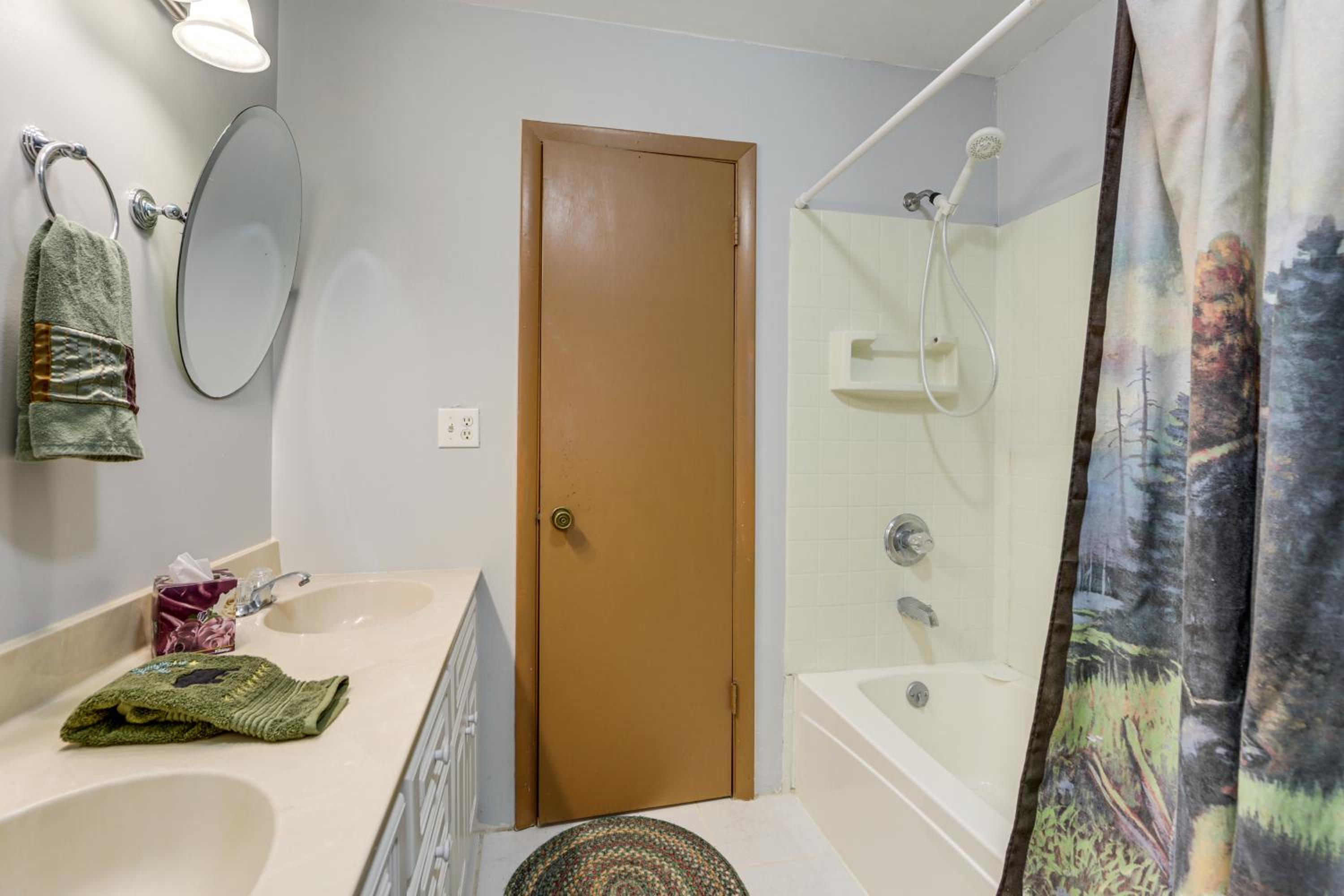 Million-Dollar Mtn Views Cozy Home in Franklin!