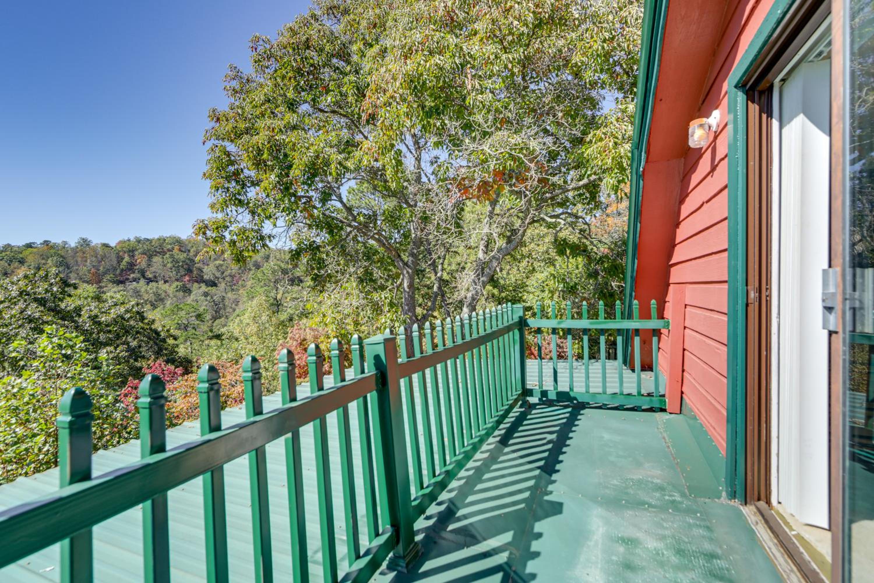 Million-Dollar Mtn Views Cozy Home in Franklin!