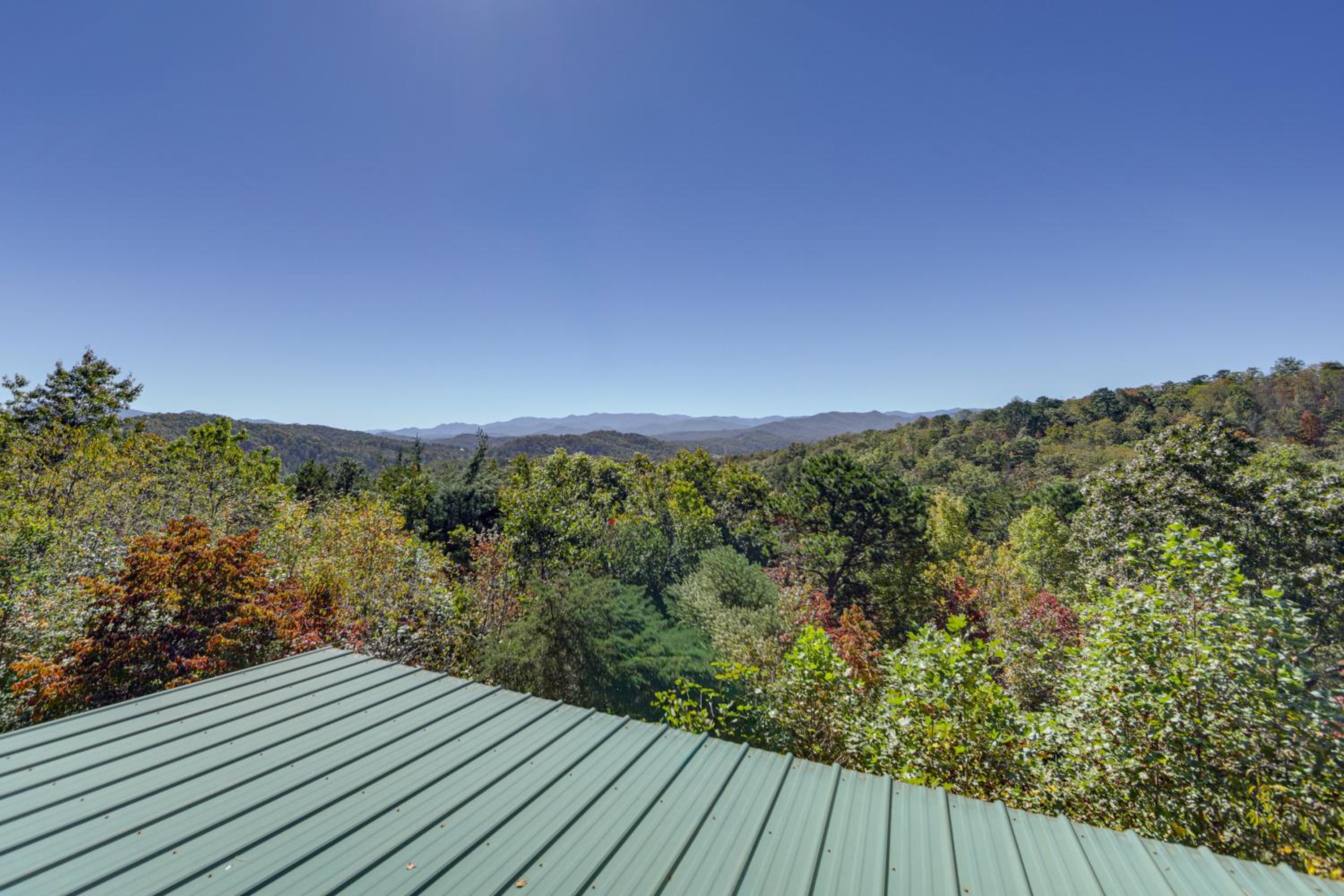 Million-Dollar Mtn Views Cozy Home in Franklin!