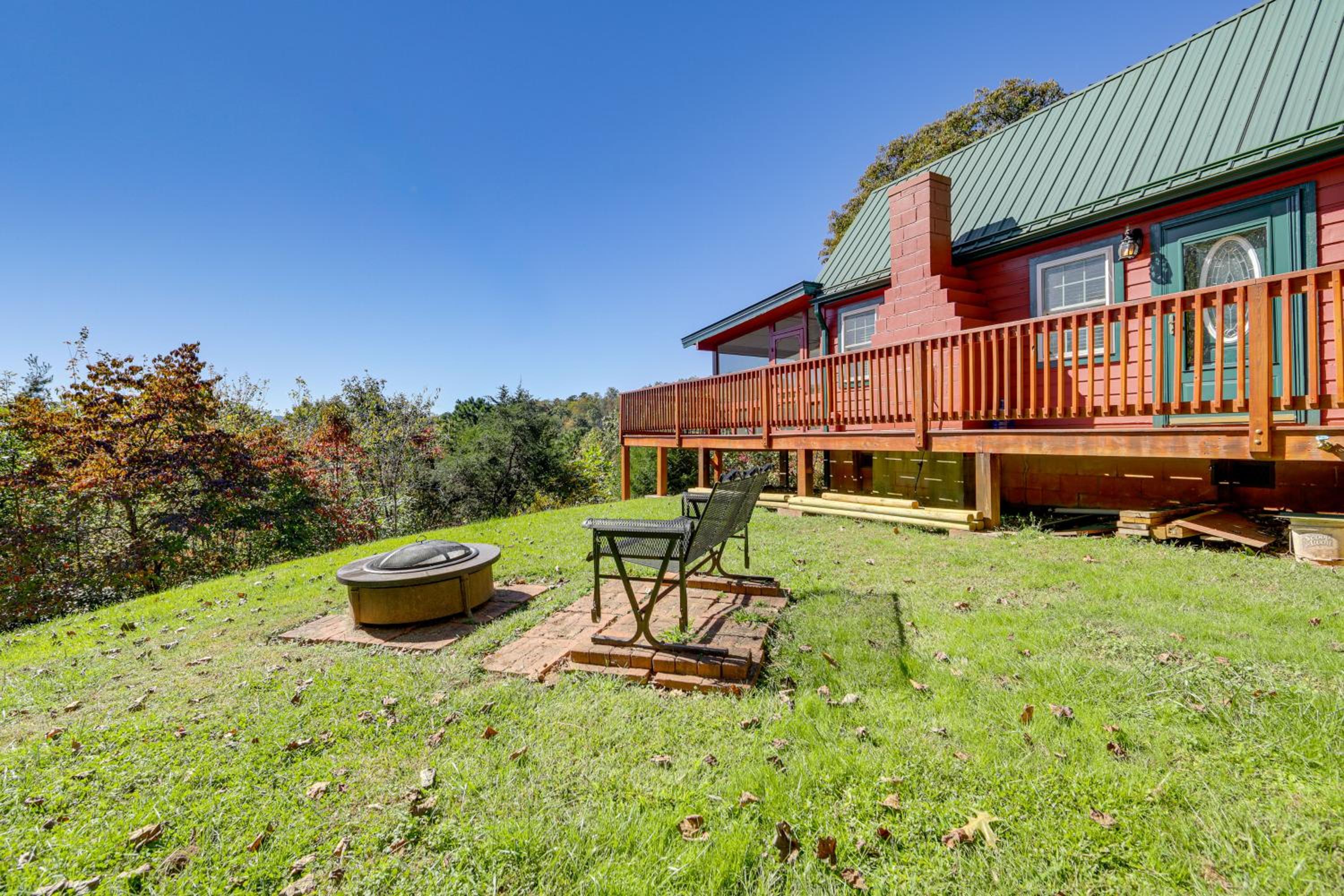 Million-Dollar Mtn Views Cozy Home in Franklin!
