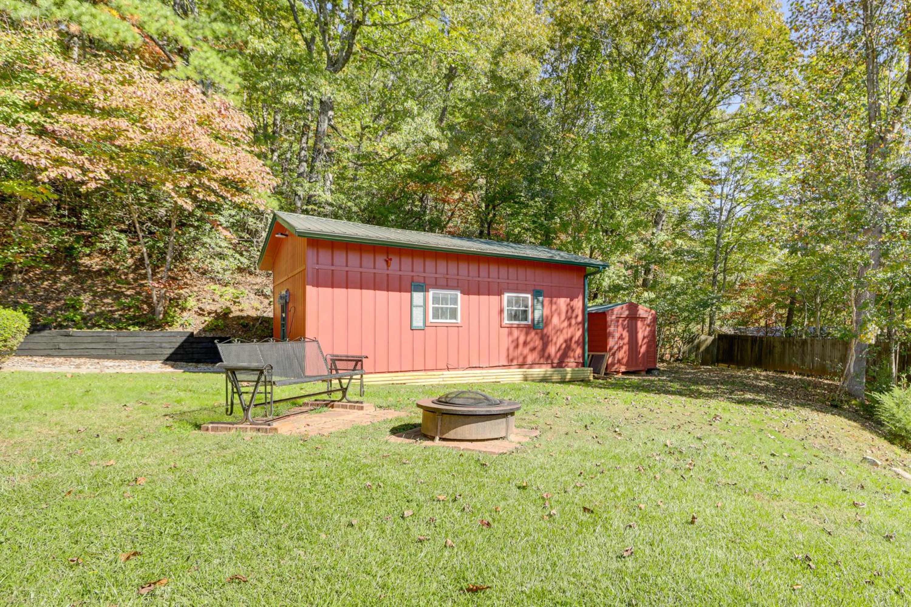 Million-Dollar Mtn Views Cozy Home in Franklin!