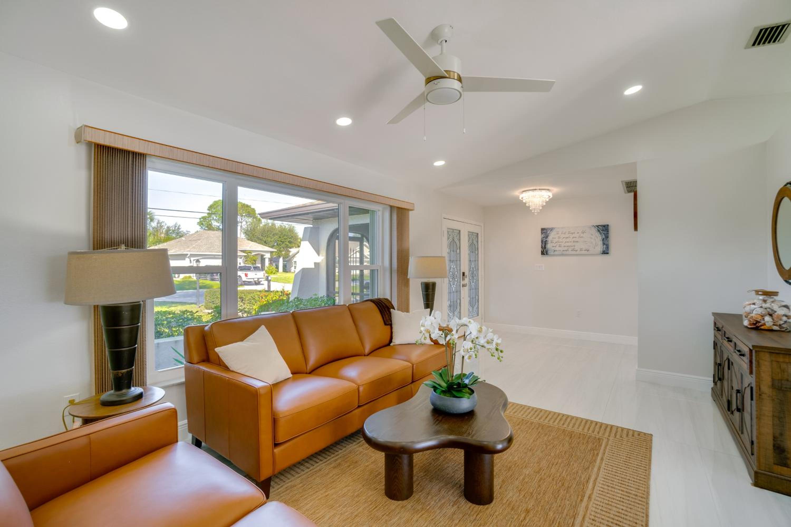 Private Pool! Lakefront Paradise in Port Charlotte