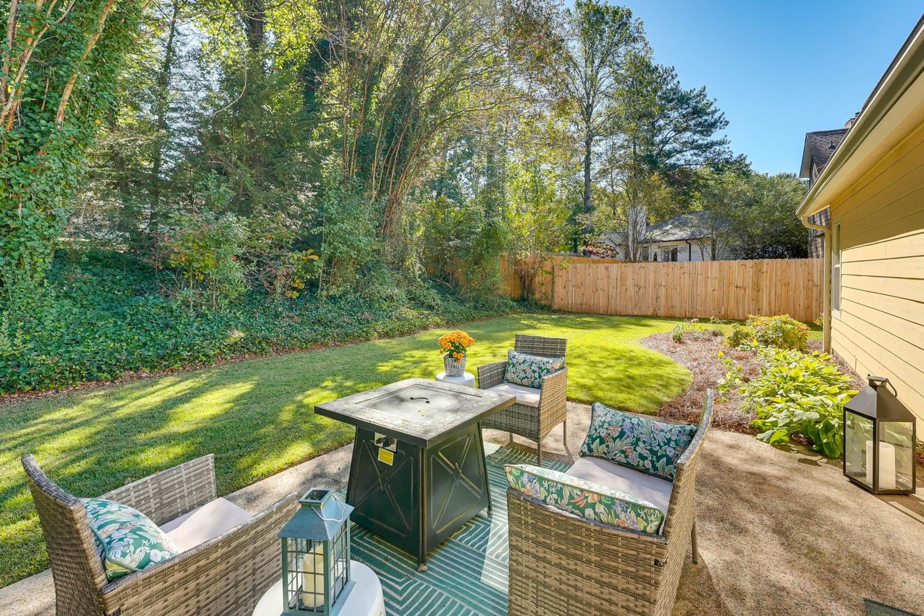 2 Mi to KSU Family Home with Games, Near Parks