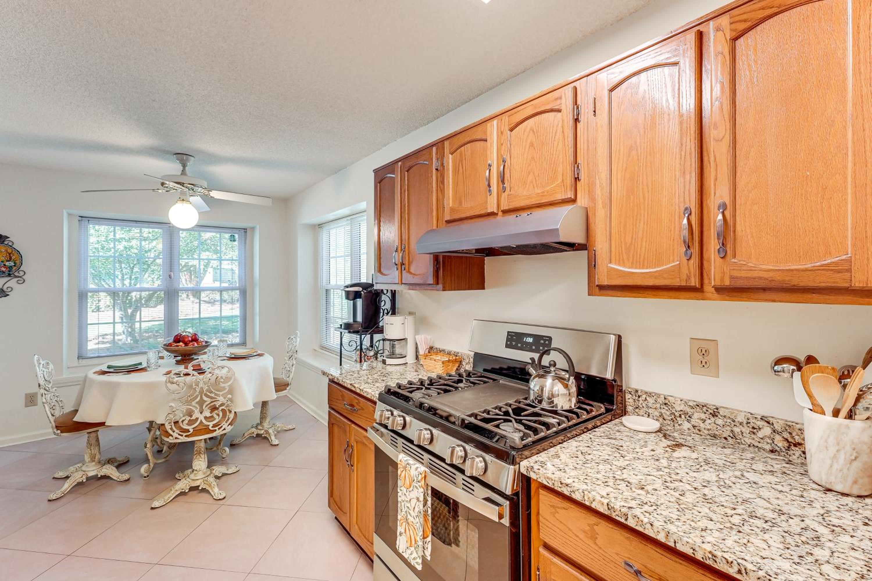 2 Mi to KSU Family Home with Games, Near Parks