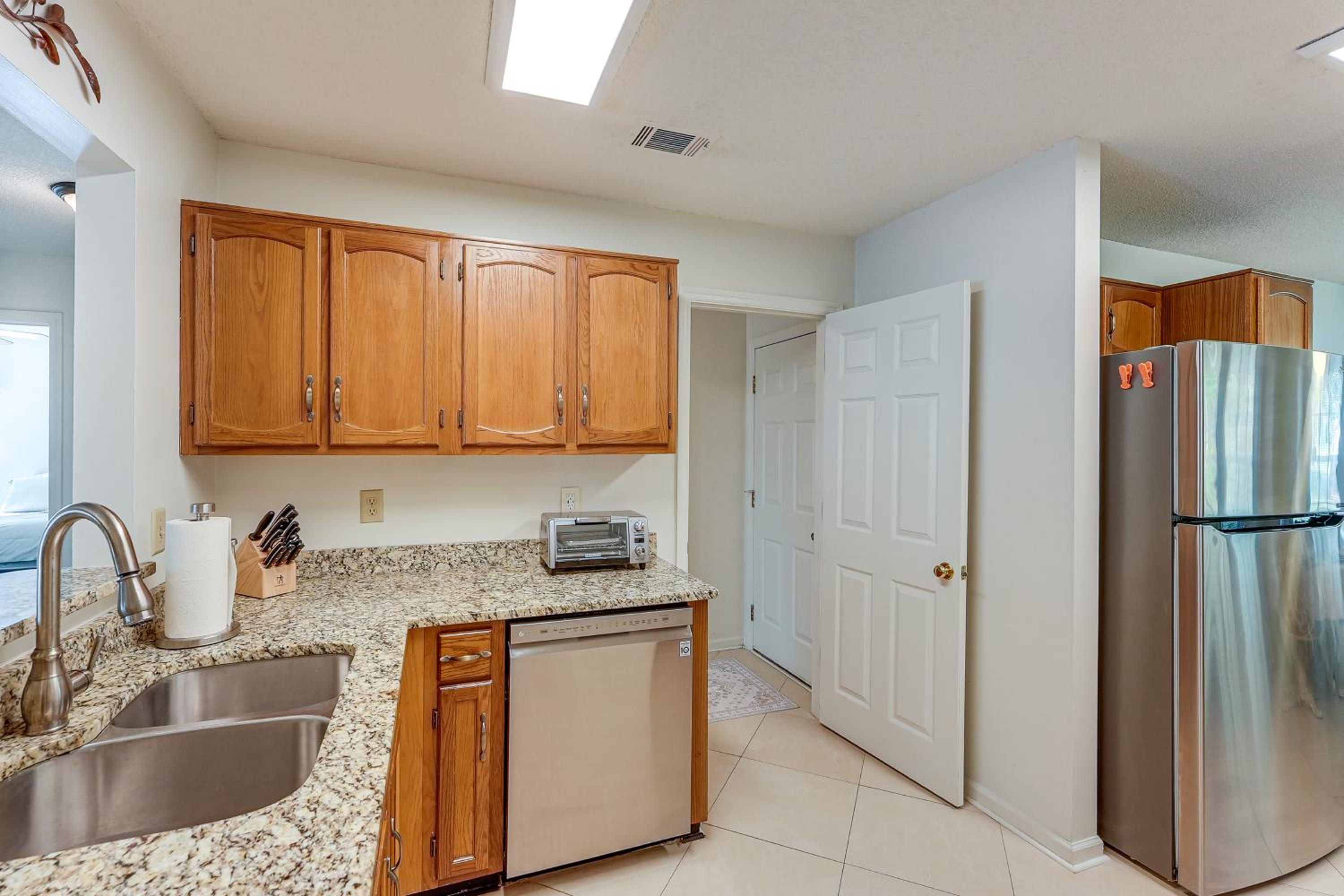 2 Mi to KSU Family Home with Games, Near Parks