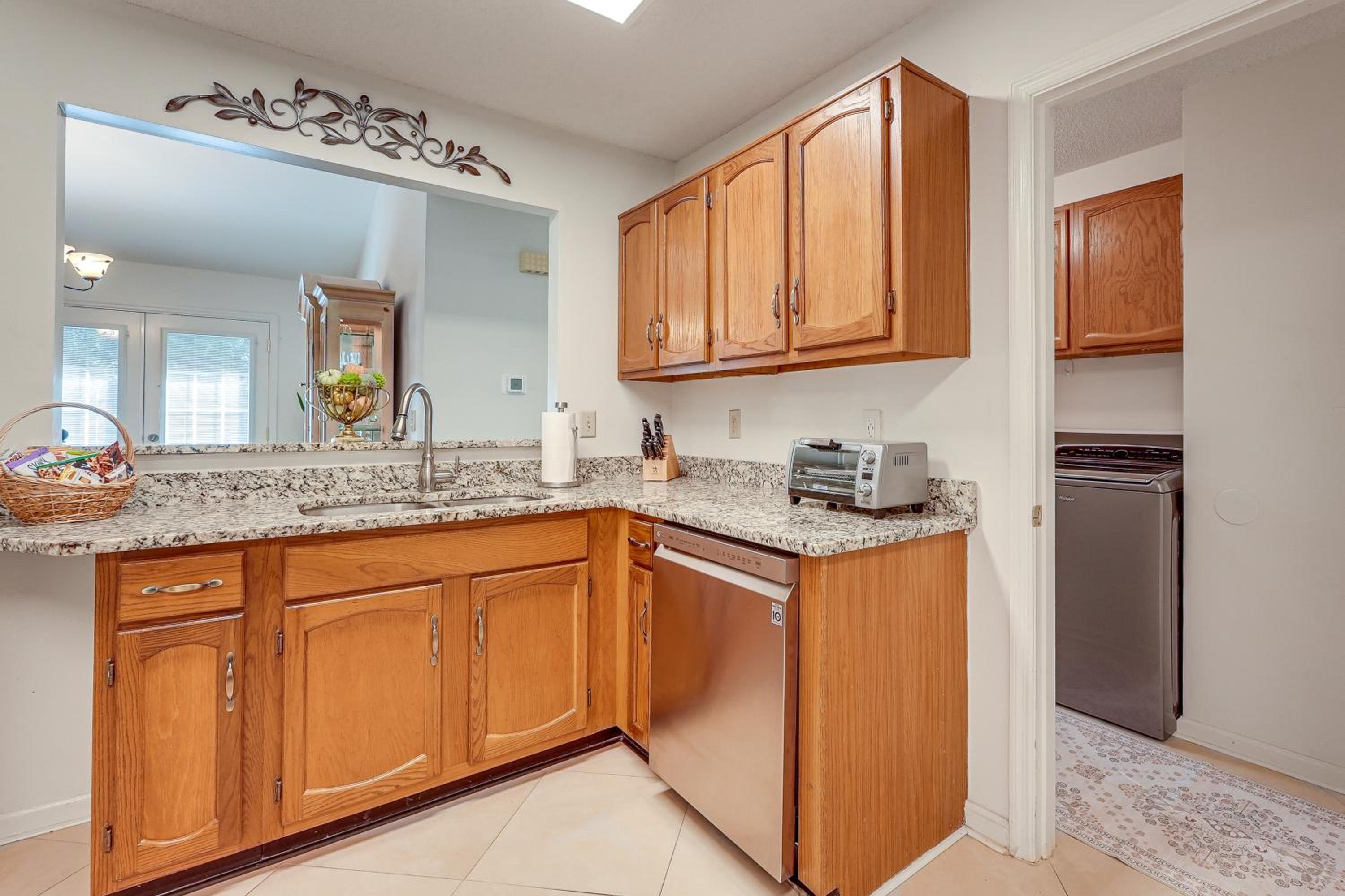 2 Mi to KSU Family Home with Games, Near Parks