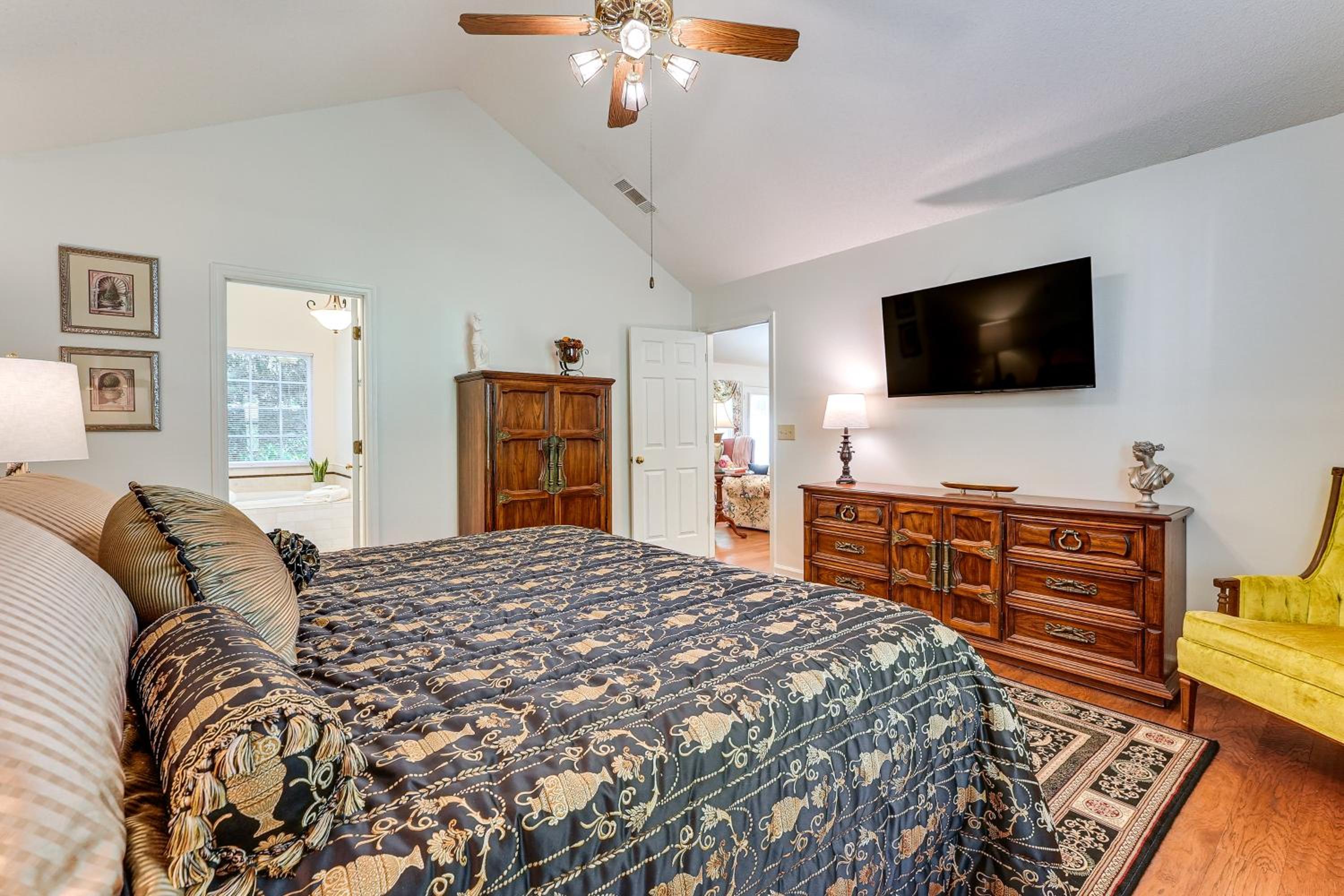 2 Mi to KSU Family Home with Games, Near Parks