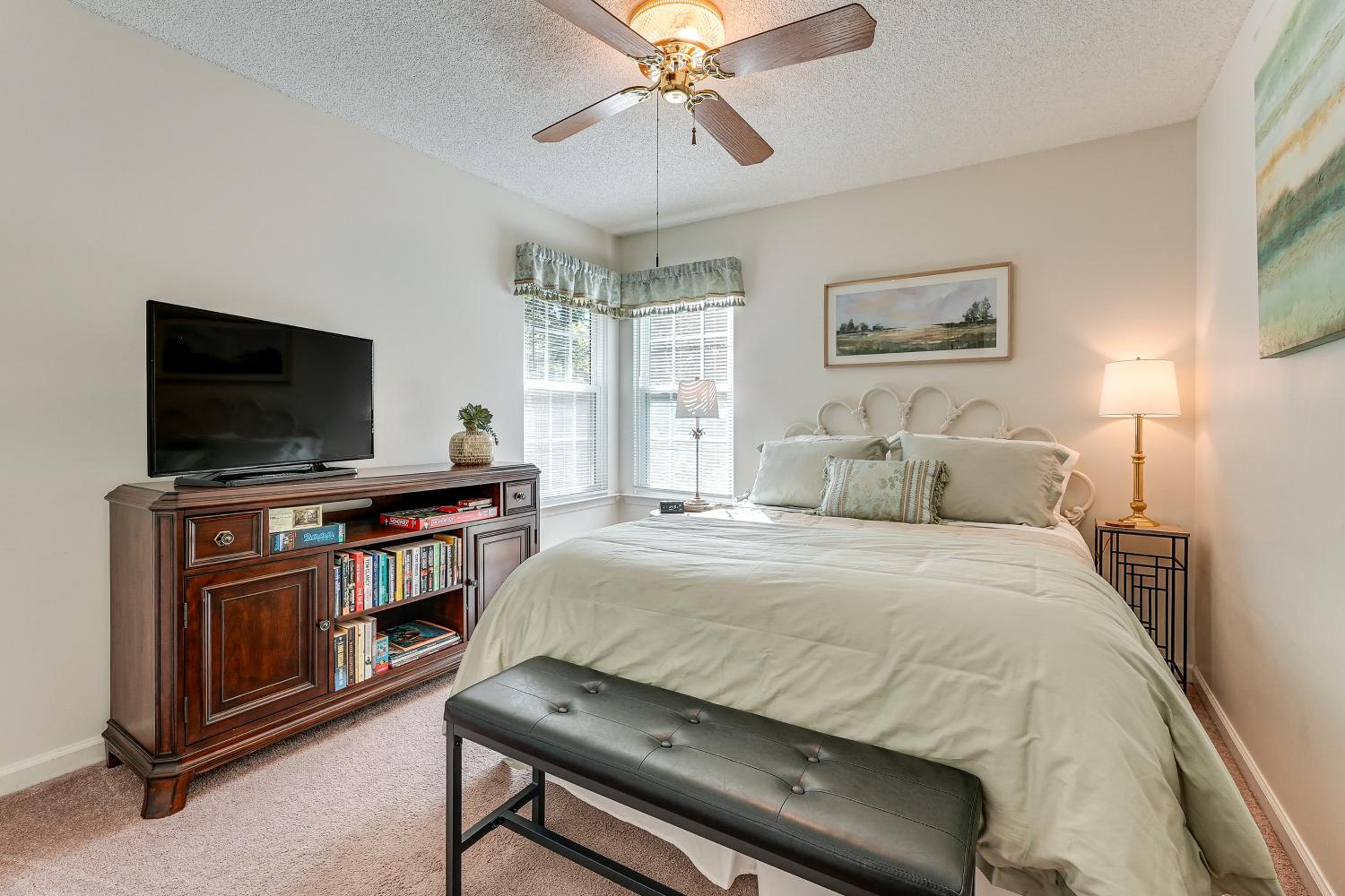 2 Mi to KSU Family Home with Games, Near Parks