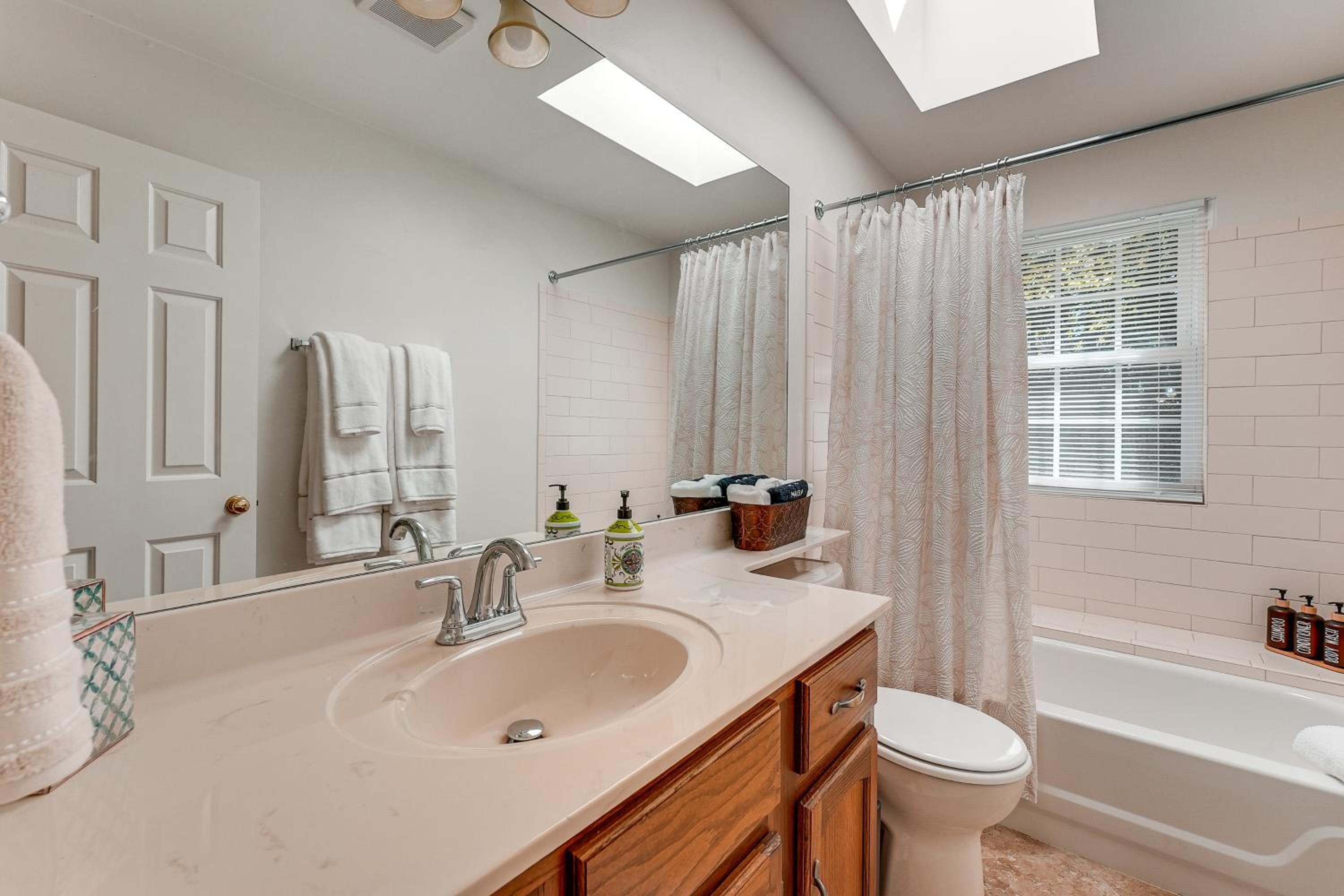 2 Mi to KSU Family Home with Games, Near Parks