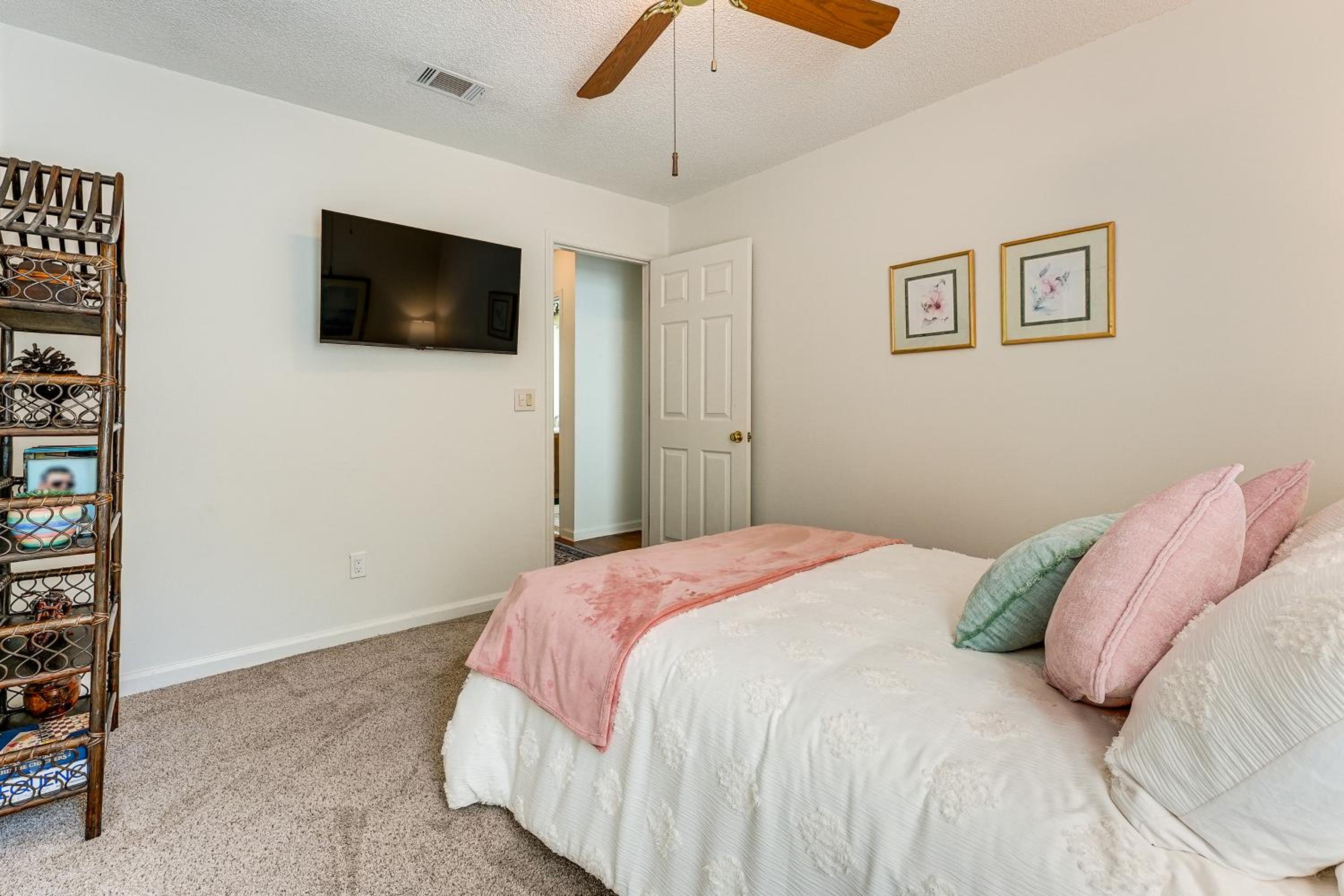 2 Mi to KSU Family Home with Games, Near Parks