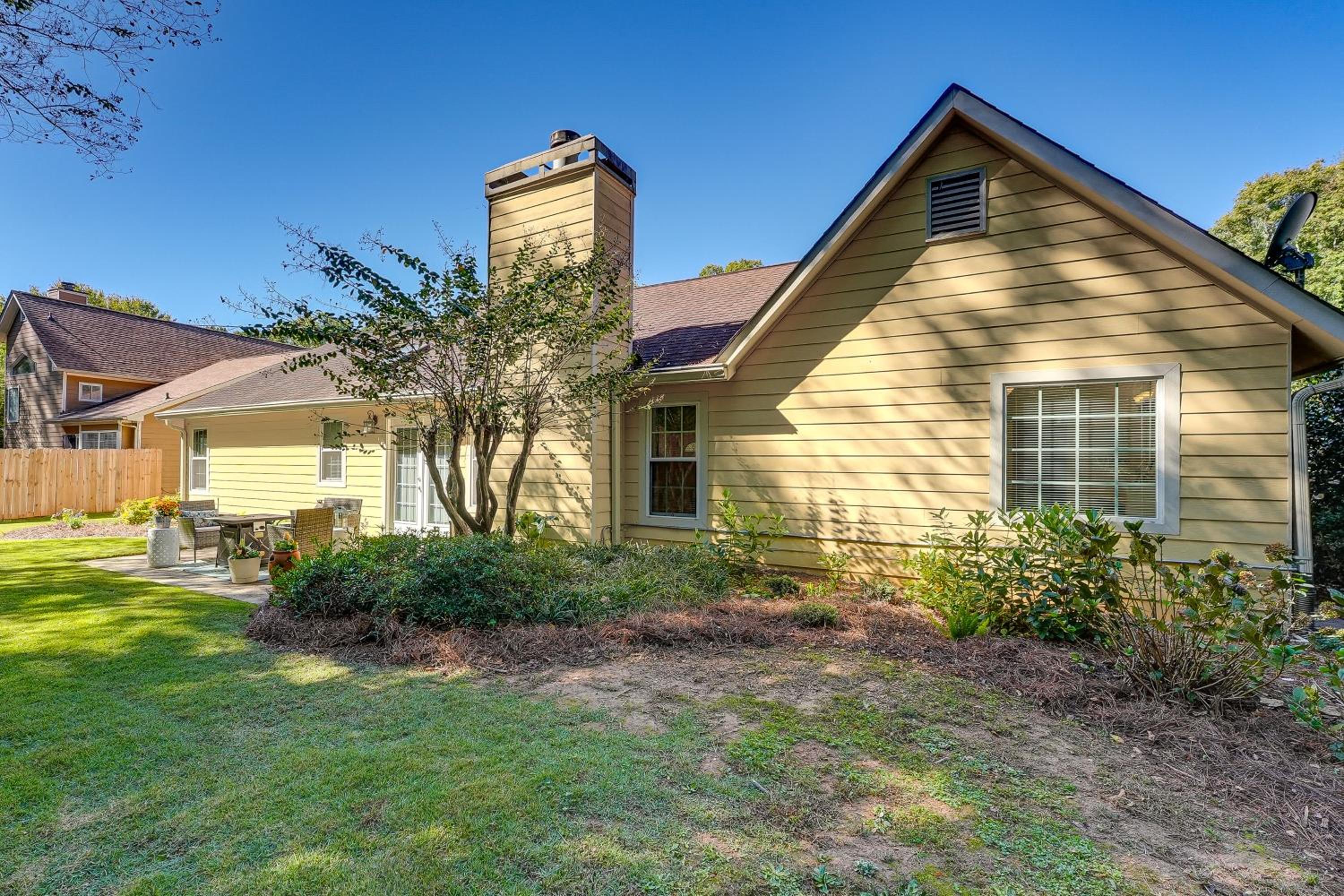2 Mi to KSU Family Home with Games, Near Parks