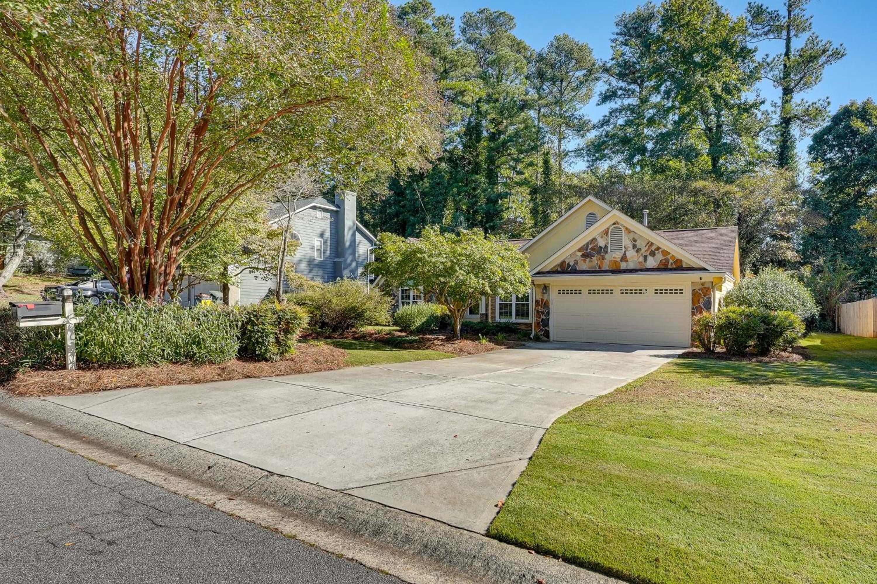 2 Mi to KSU Family Home with Games, Near Parks