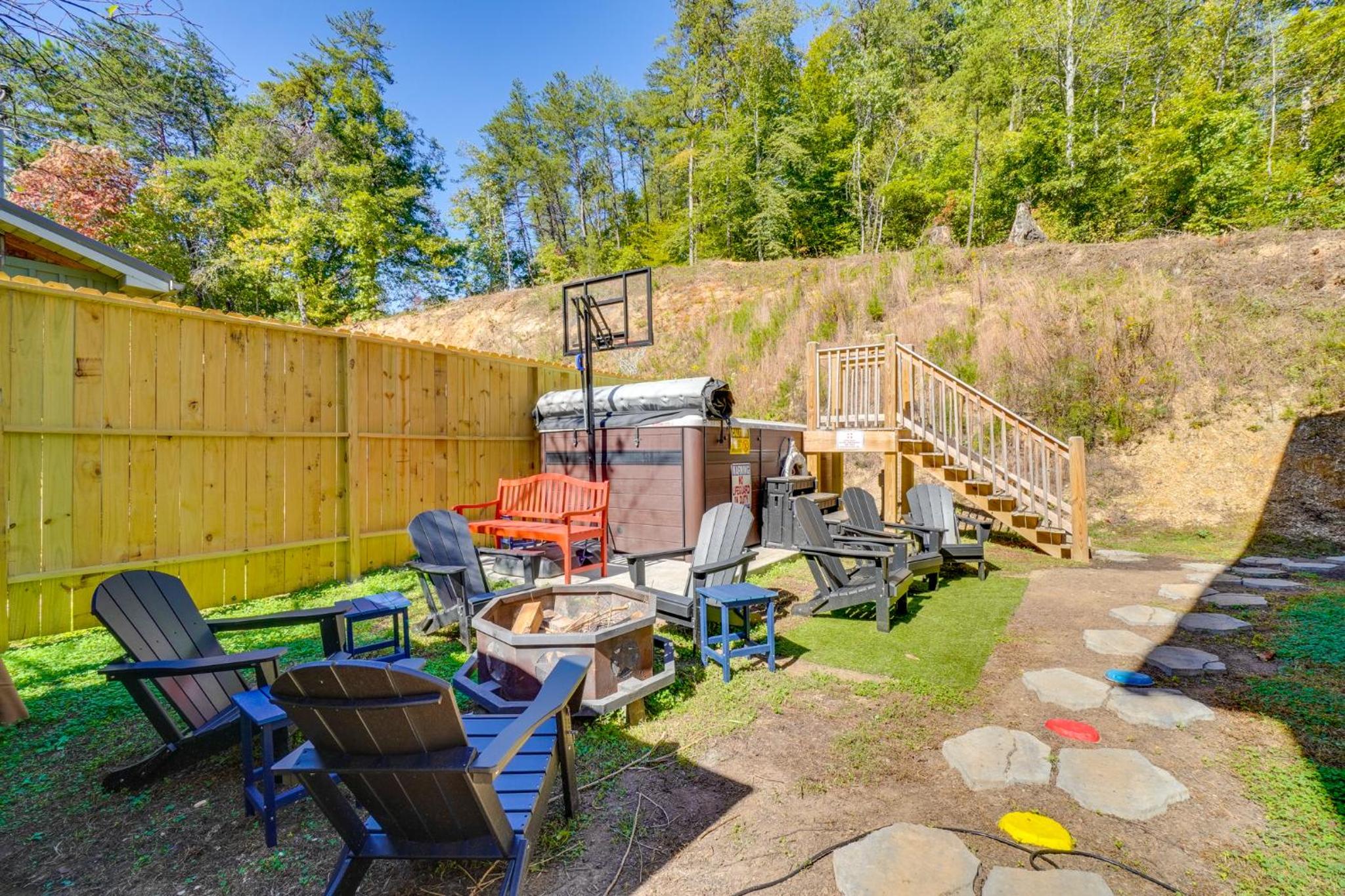 Walk to Dollywood Cabin with Pool, Arcade, Gym
