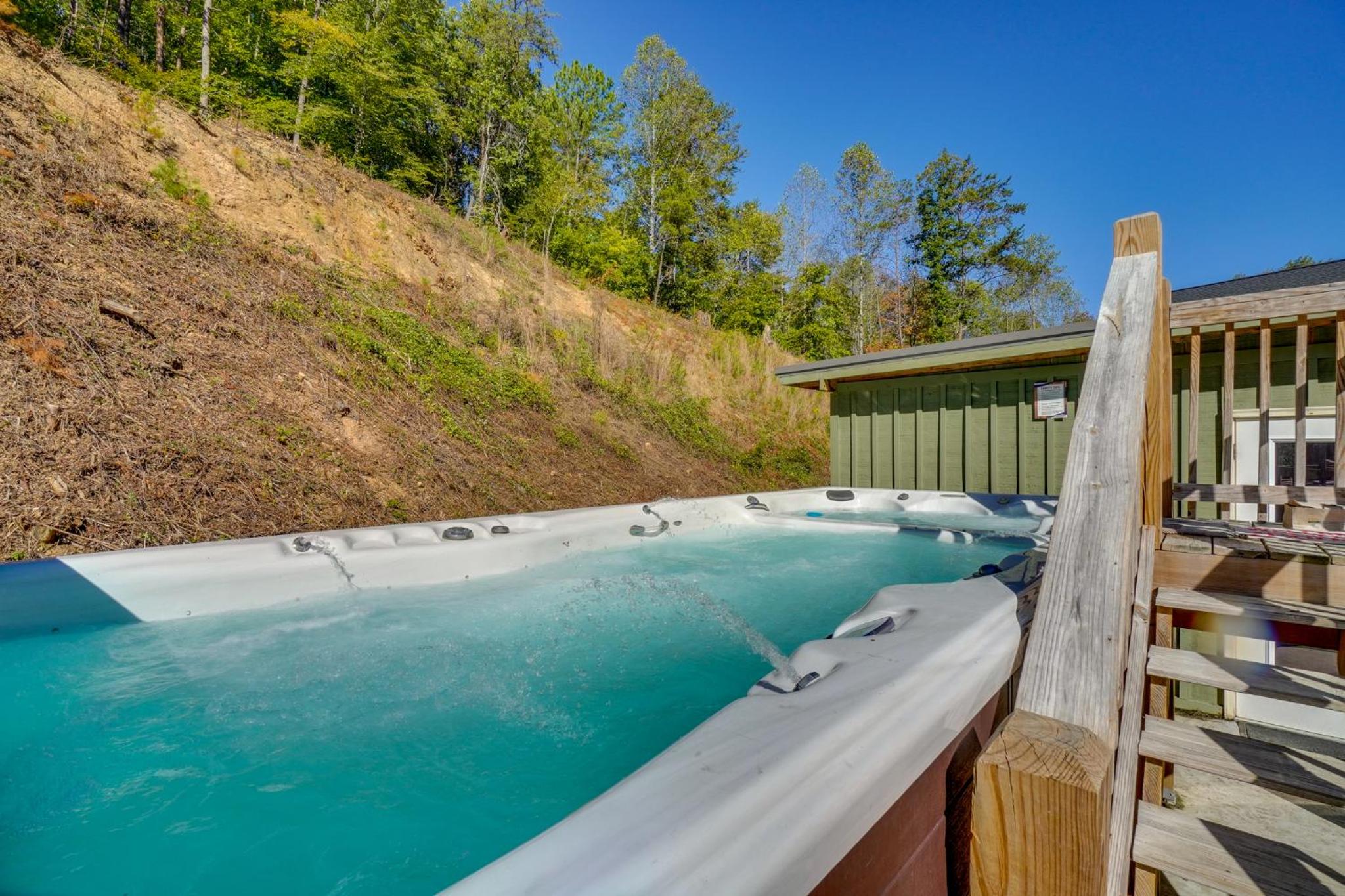 Walk to Dollywood! Cabin with Theater, Pool, Arcade
