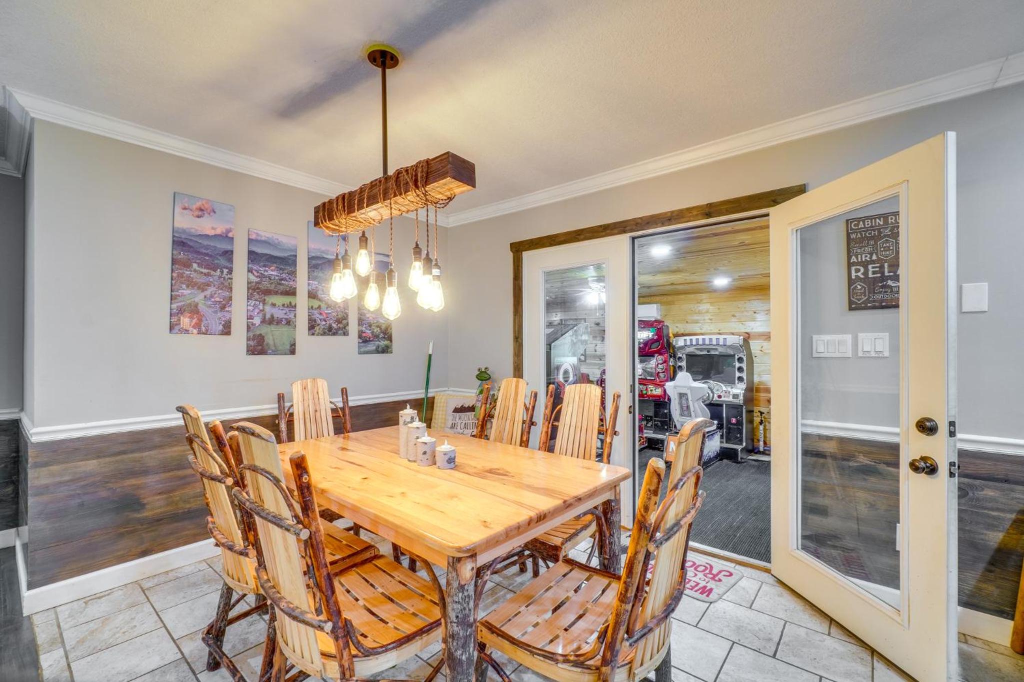 Walk to Dollywood! Cabin with Theater, Pool, Arcade