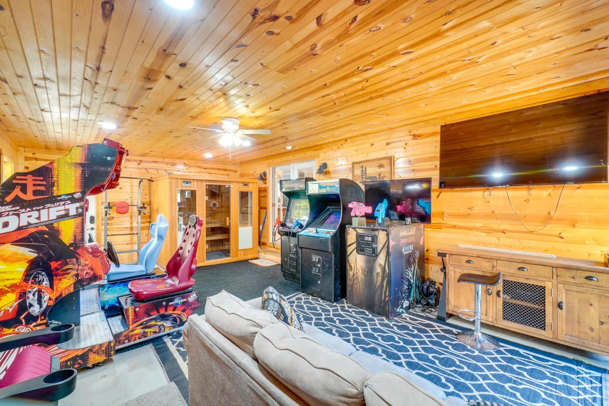 Walk to Dollywood! Cabin with Theater, Pool, Arcade