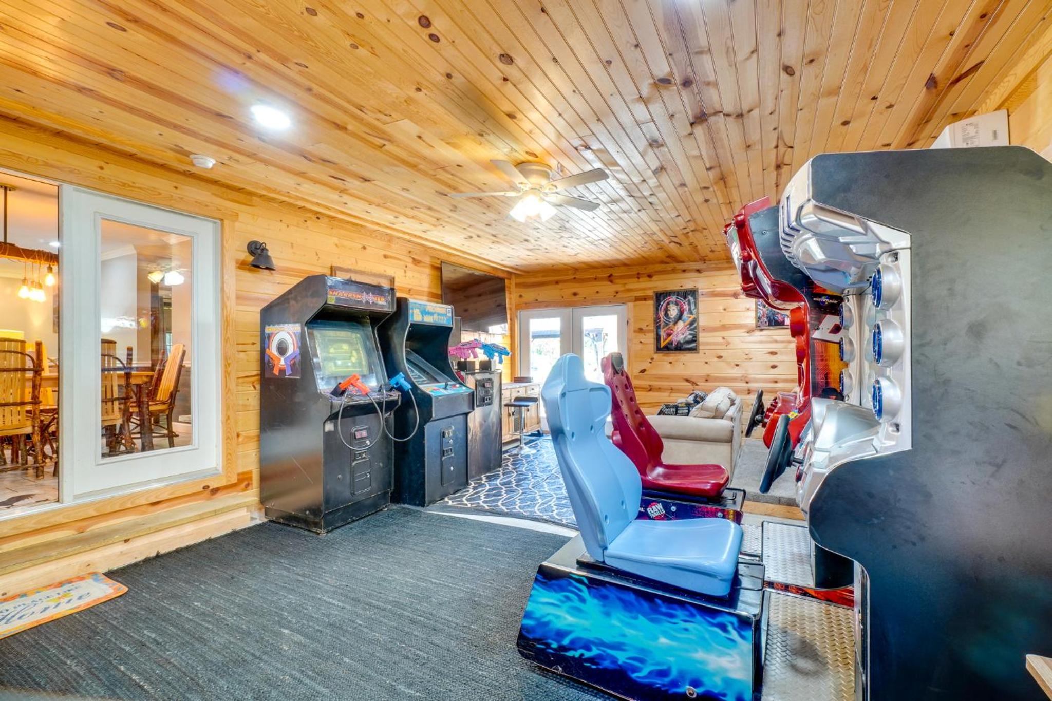 Walk to Dollywood! Cabin with Theater, Pool, Arcade