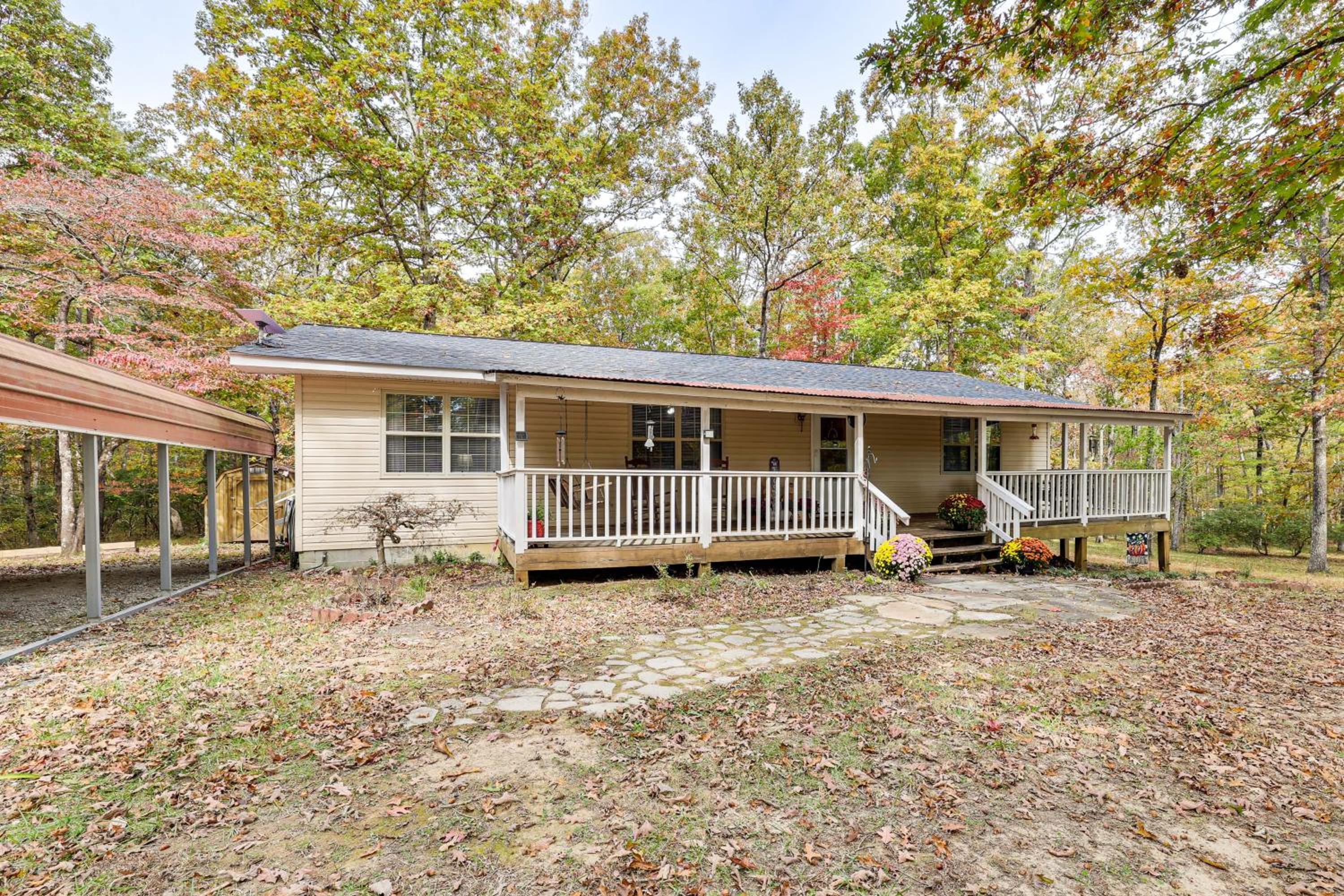 Families Welcome! Home with Fire Pit in Soddy-Daisy
