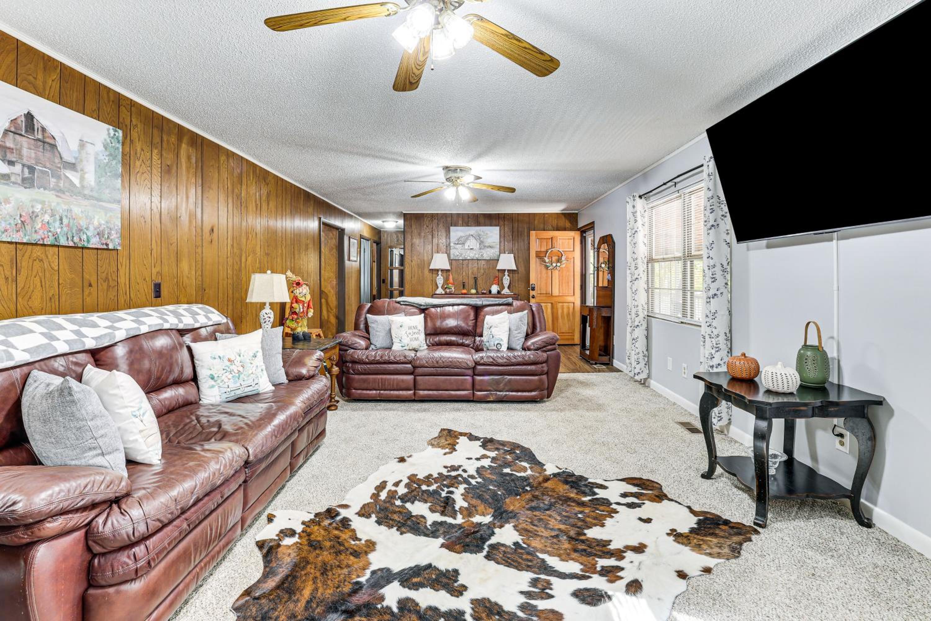 Families Welcome! Home with Fire Pit in Soddy-Daisy