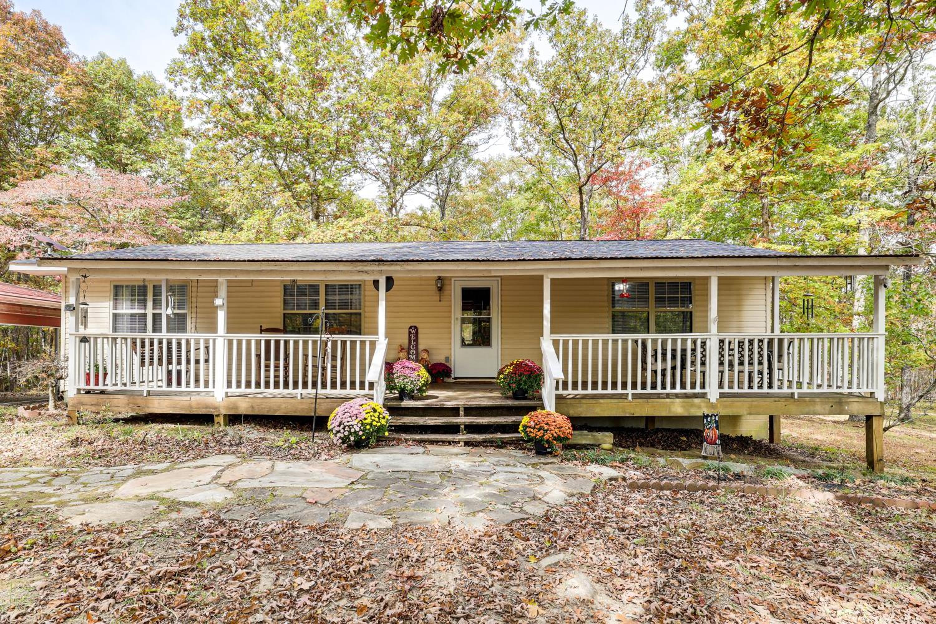 Families Welcome! Home with Fire Pit in Soddy-Daisy