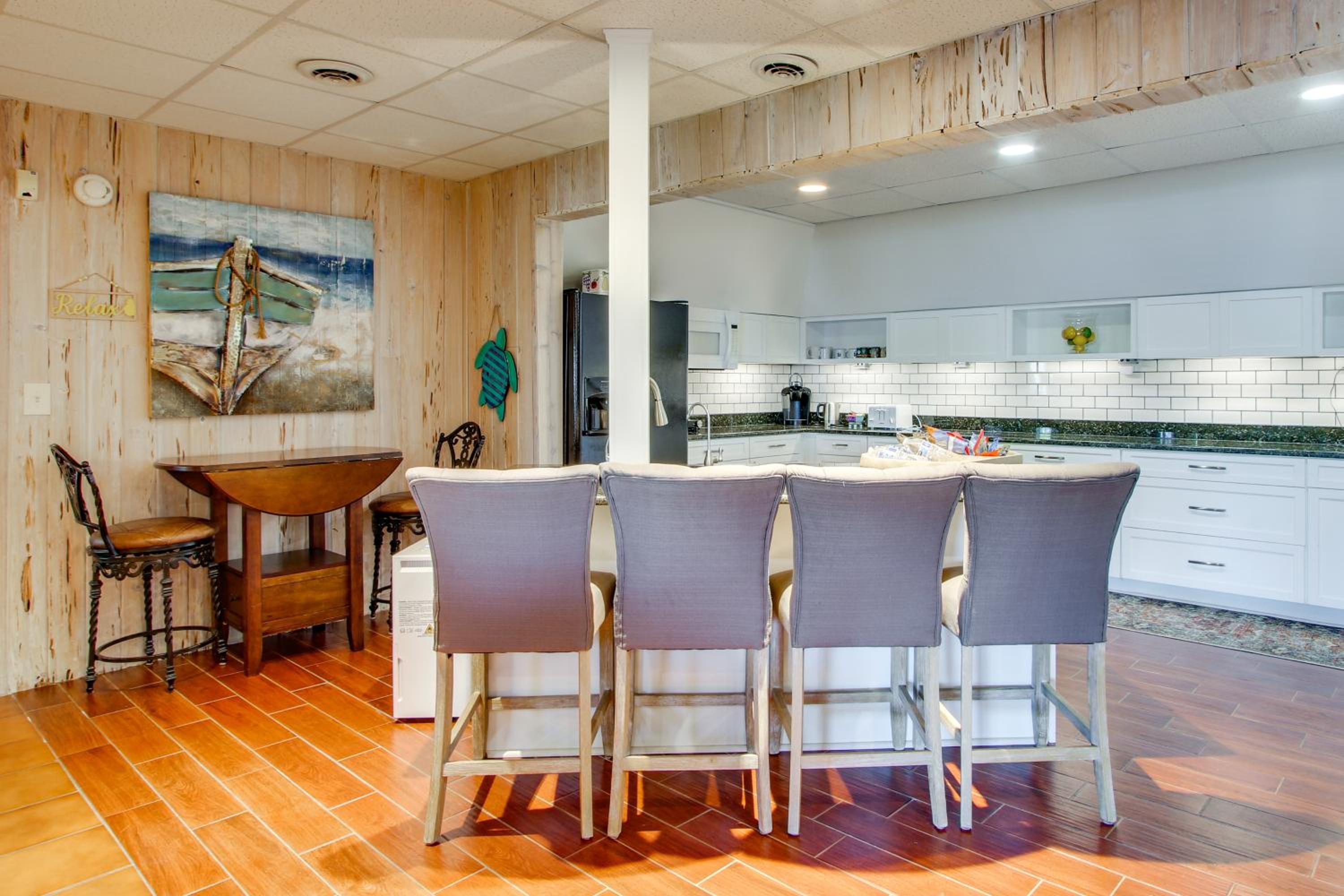 Furnished Patio and Dock Lakefront Apt in Chapin