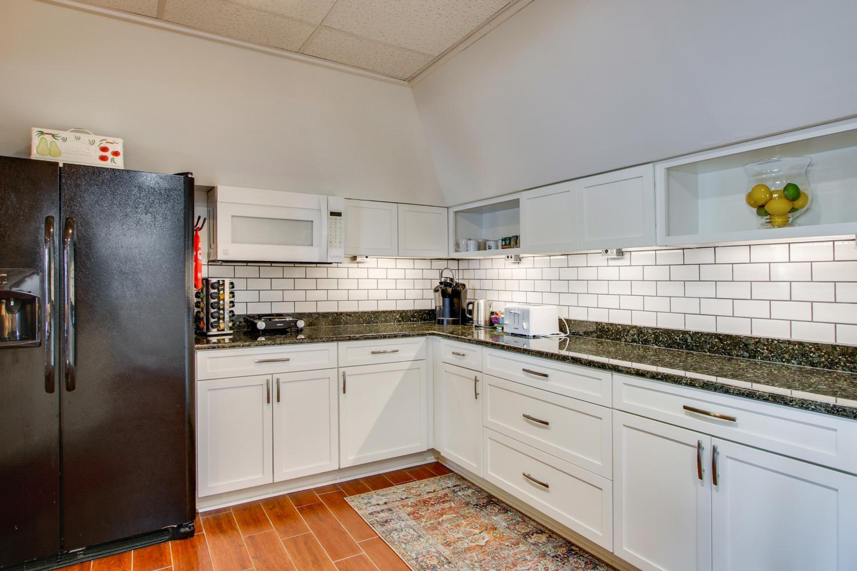 Furnished Patio and Dock Lakefront Apt in Chapin